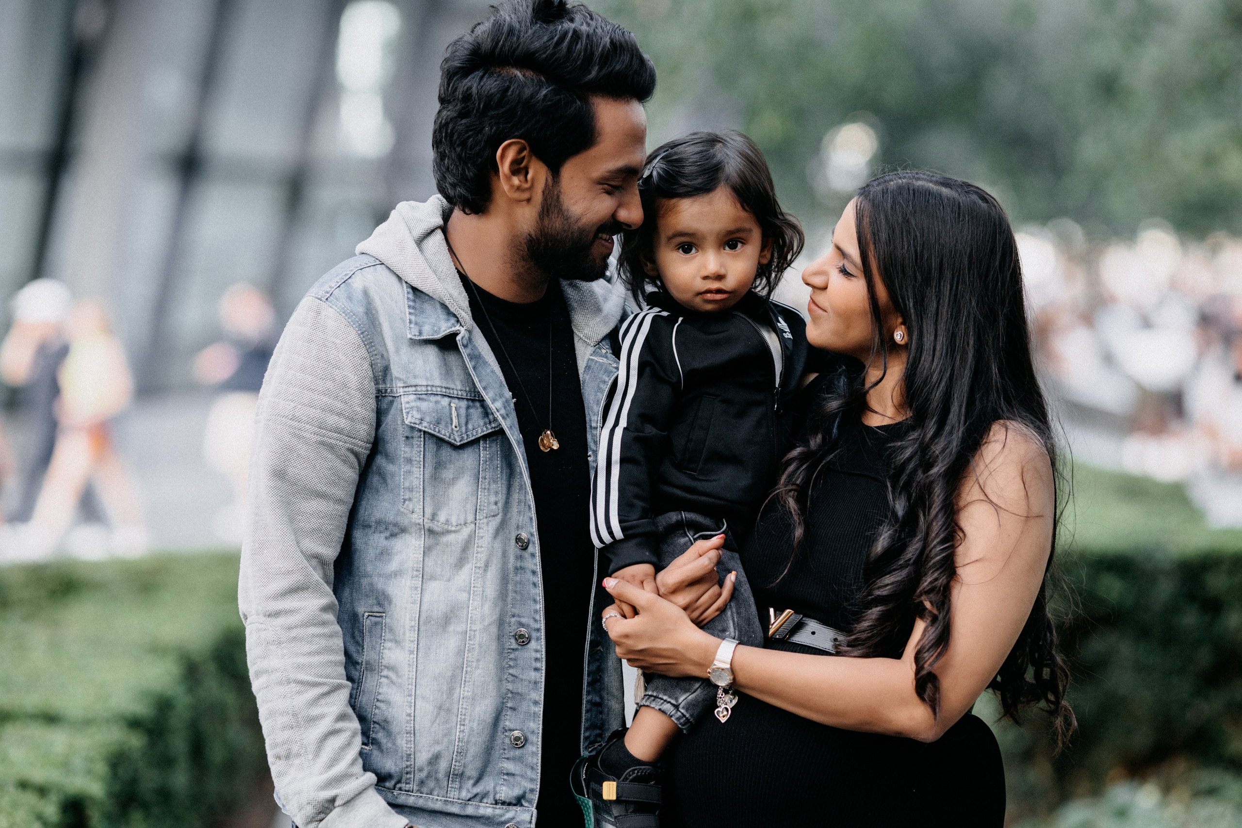 Family Photoshoot at Tower Bridge. LondonPhotoStory — Vacation Photographer in London