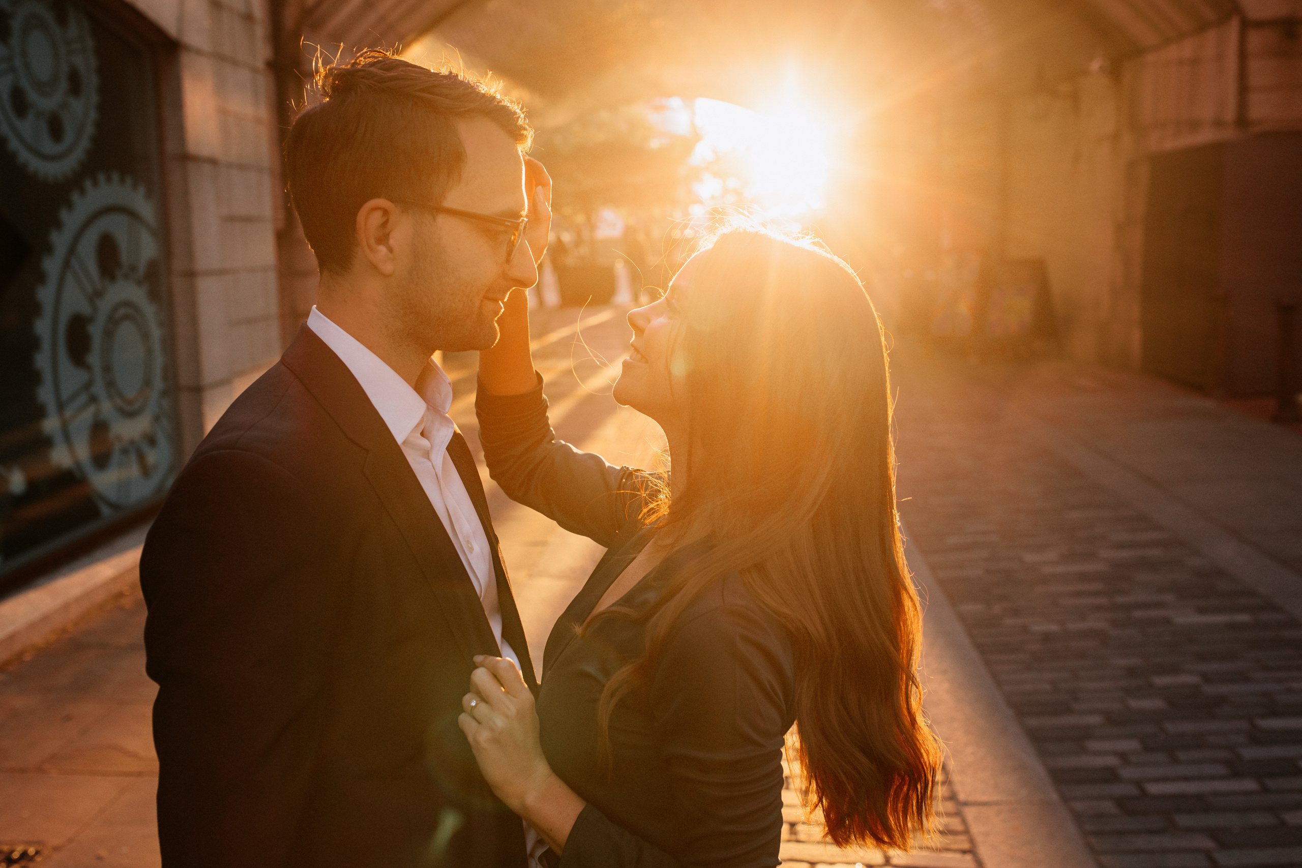Sunset Engagement Photoshoot at Tower Bridge. LondonPhotoStory — Vacation Photographer in London