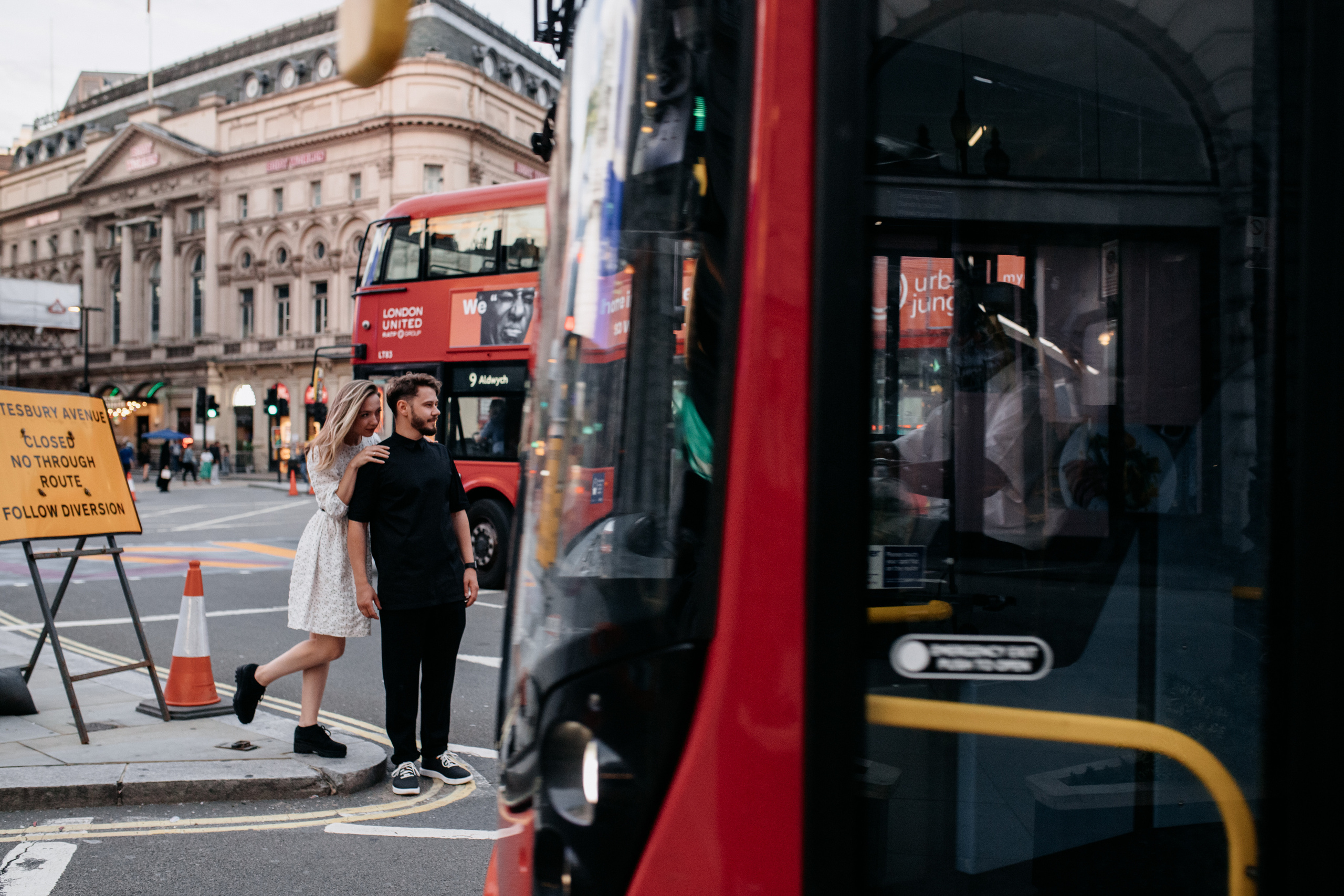 Love Story photoshoot at Picadilly — London. LondonPhotoStory — Vacation Photographer in London