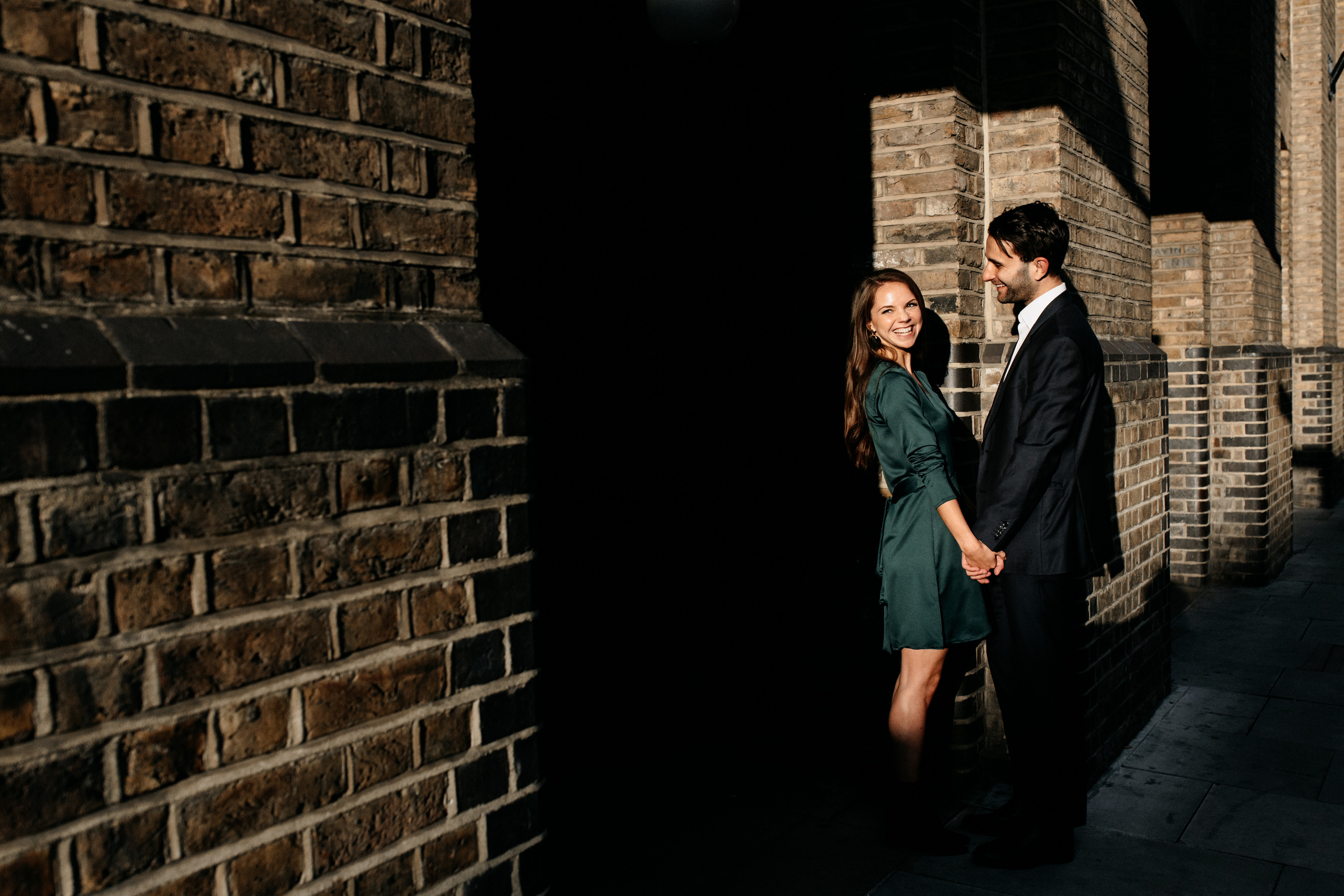 Sunset Engagement Photoshoot at Tower Bridge. LondonPhotoStory — Vacation Photographer in London