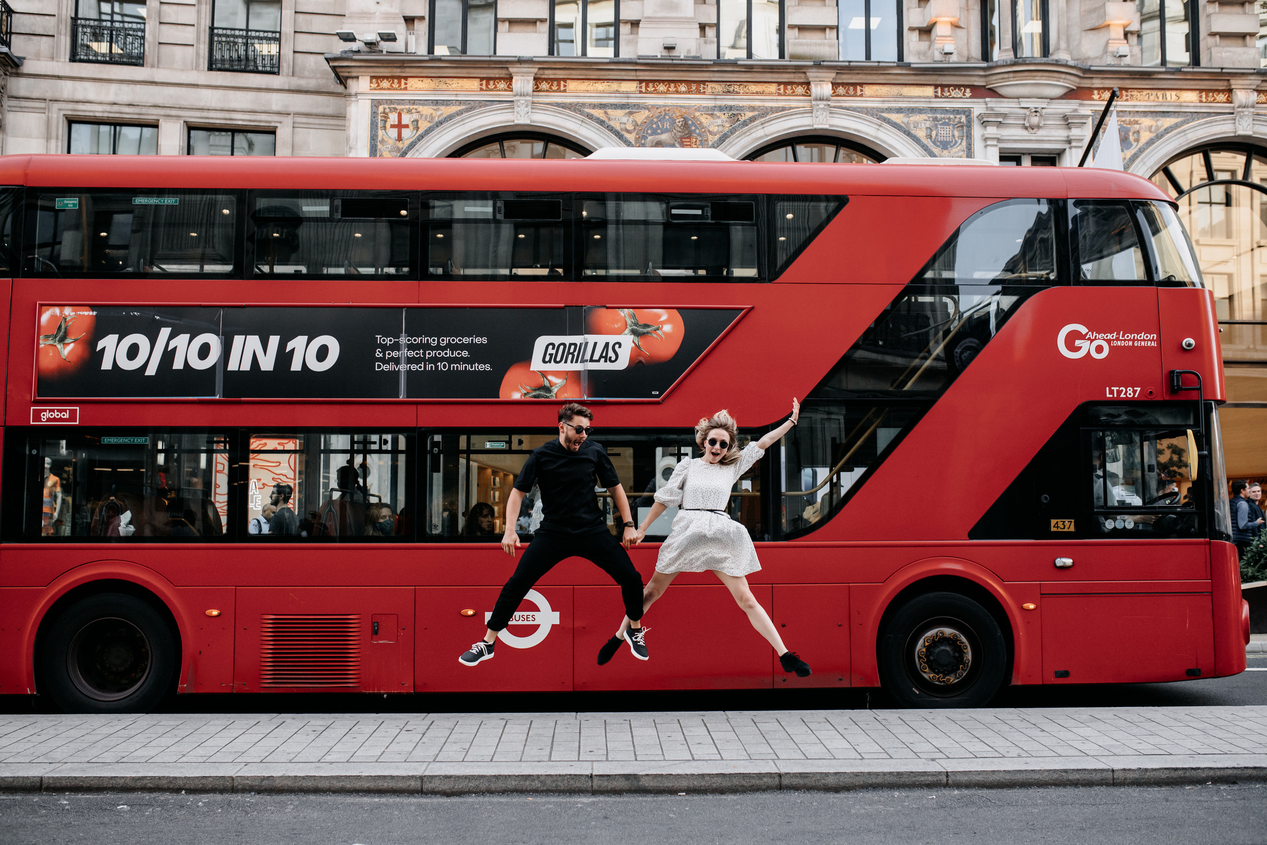 Love Story photoshoot at Picadilly — London. LondonPhotoStory — Vacation Photographer in London
