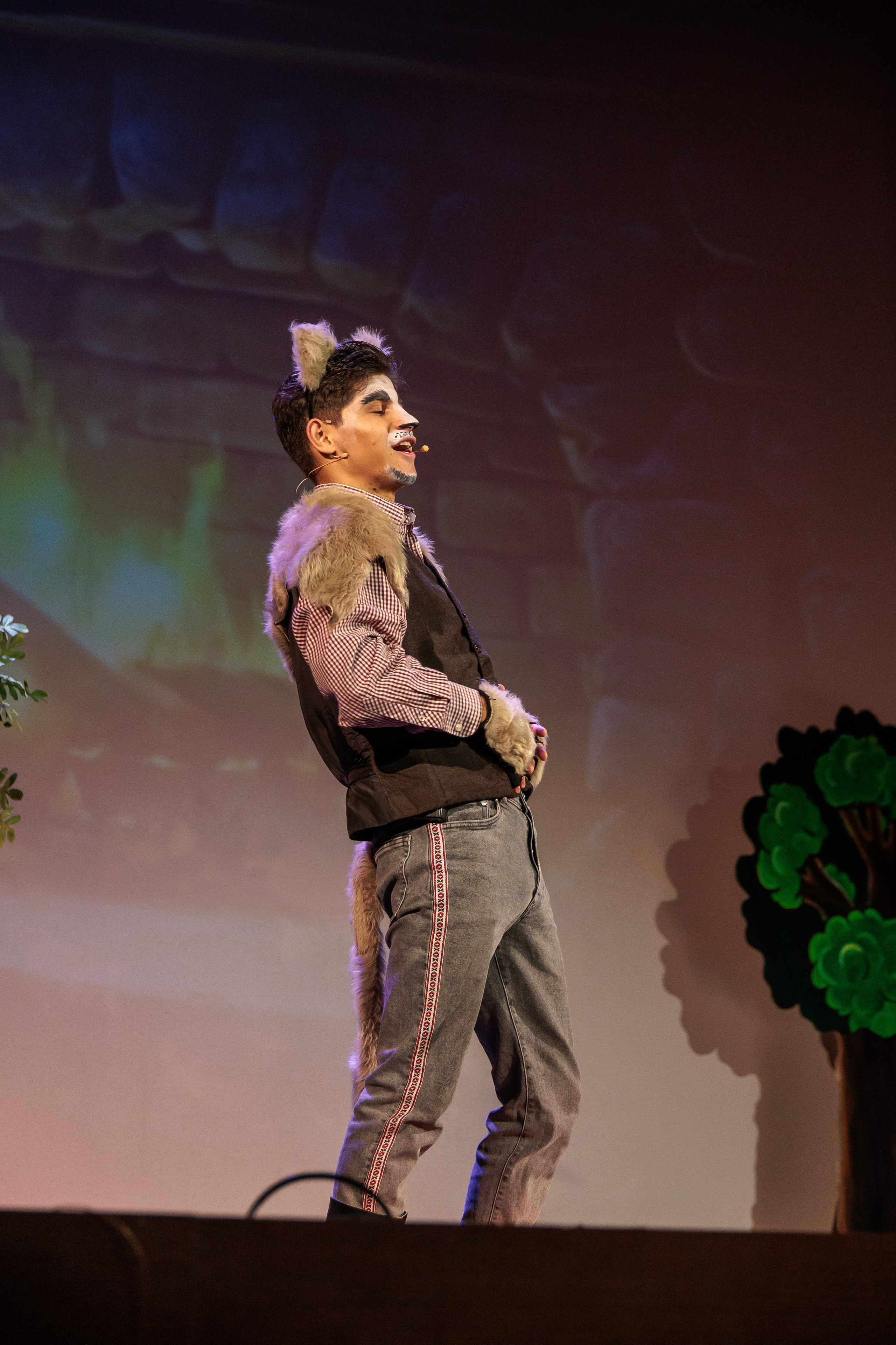 Povestea Scufita Rosie. Clounella. ✔️ Servicii foto si video in Chisinau Moldova - Cinematic.md