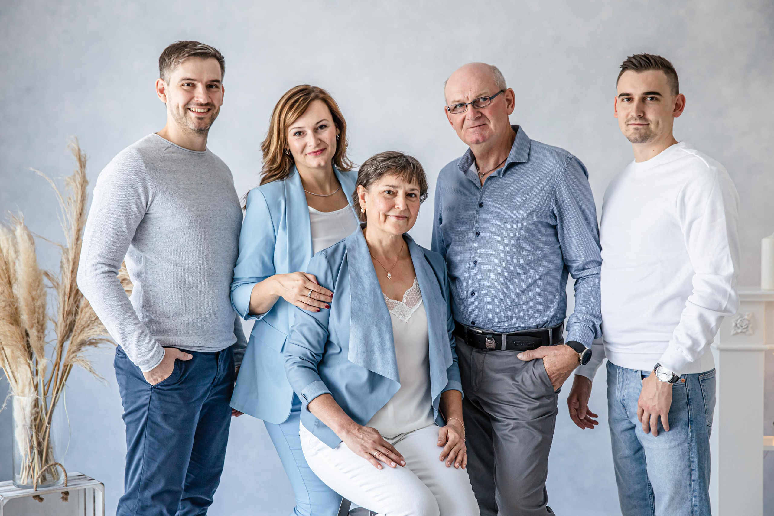 Familien Fotoshooting im Studio. Hochzeitfotograf in Bielefeld