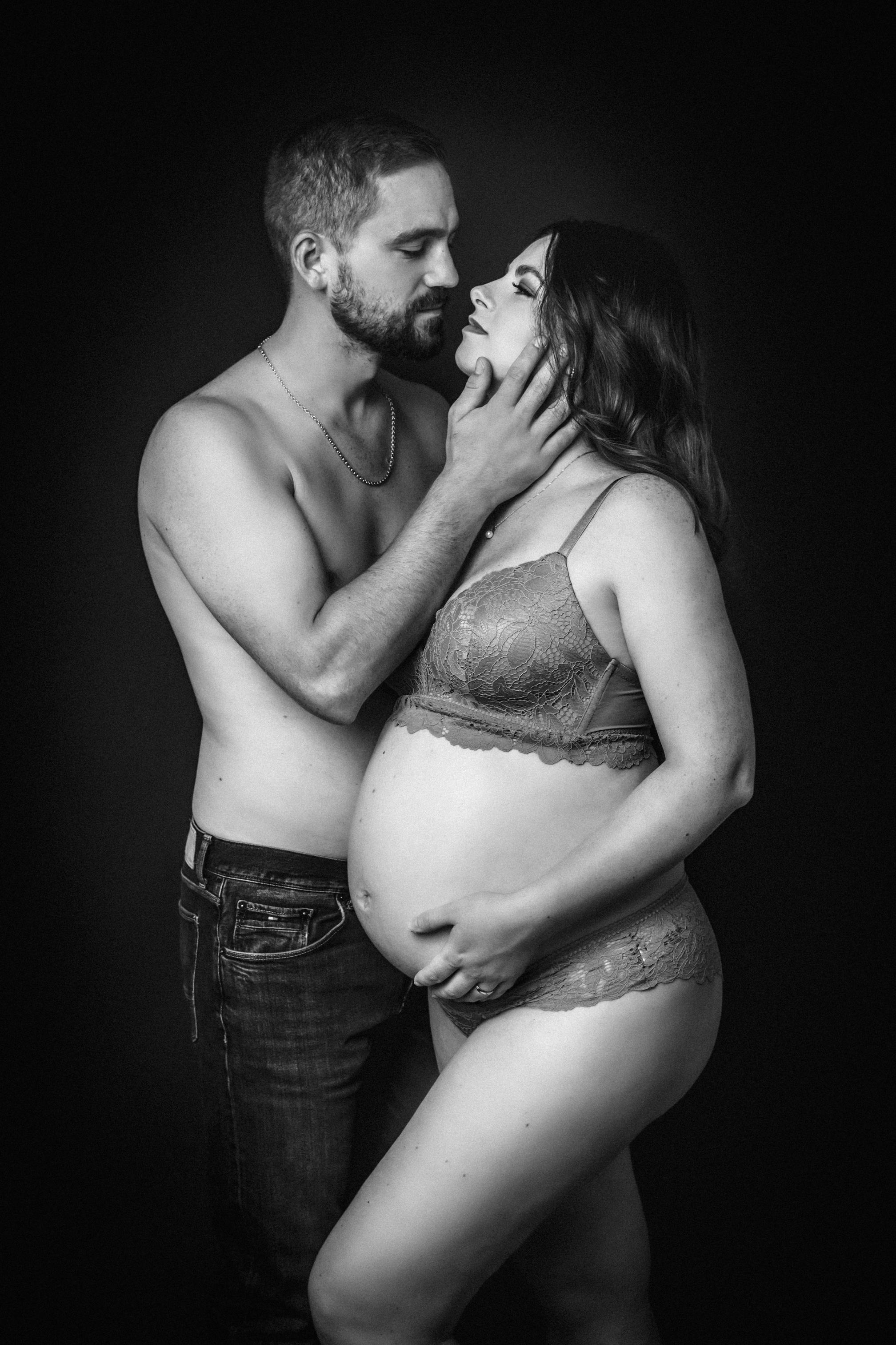 Babybauch Isaak & Victoria. Hochzeitfotograf in Bielefeld