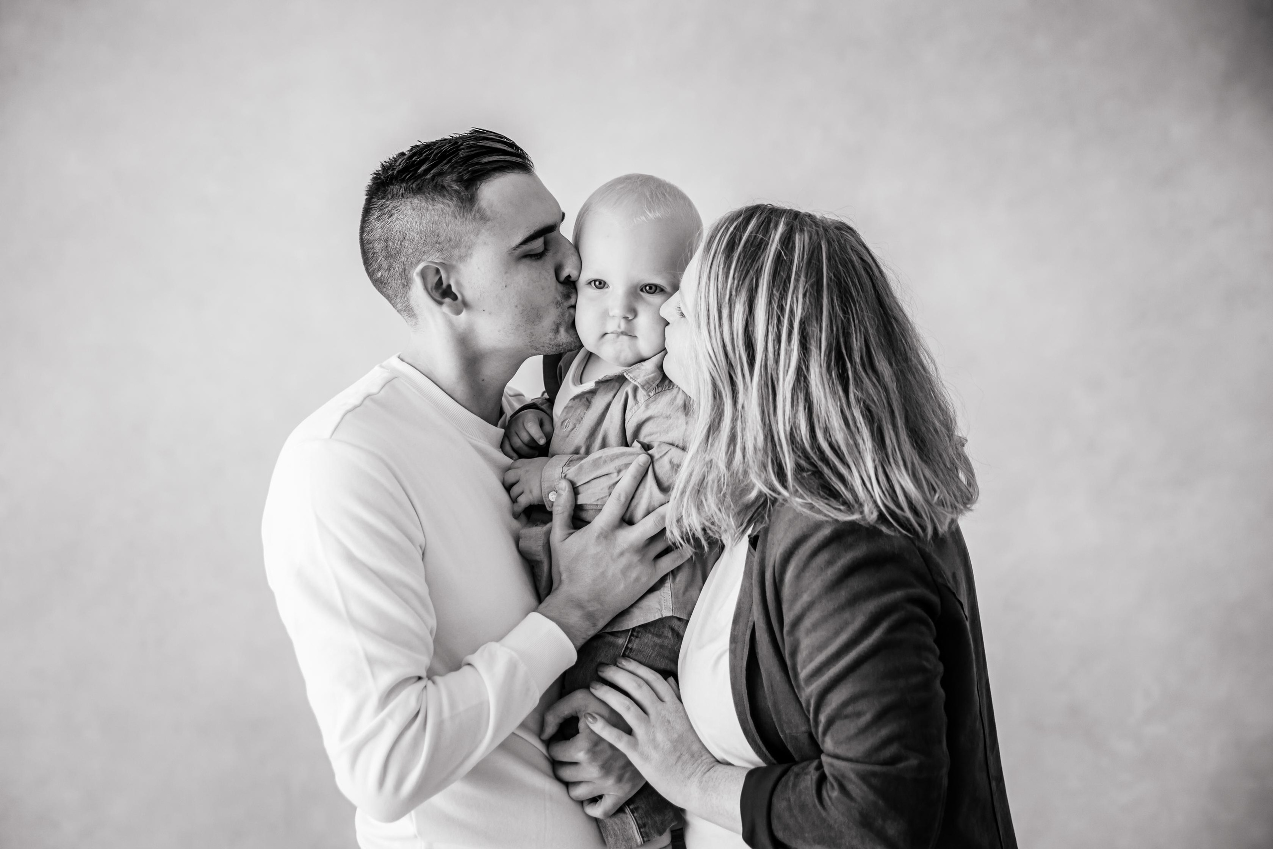 Familien Fotoshooting im Studio. Hochzeitfotograf in Bielefeld