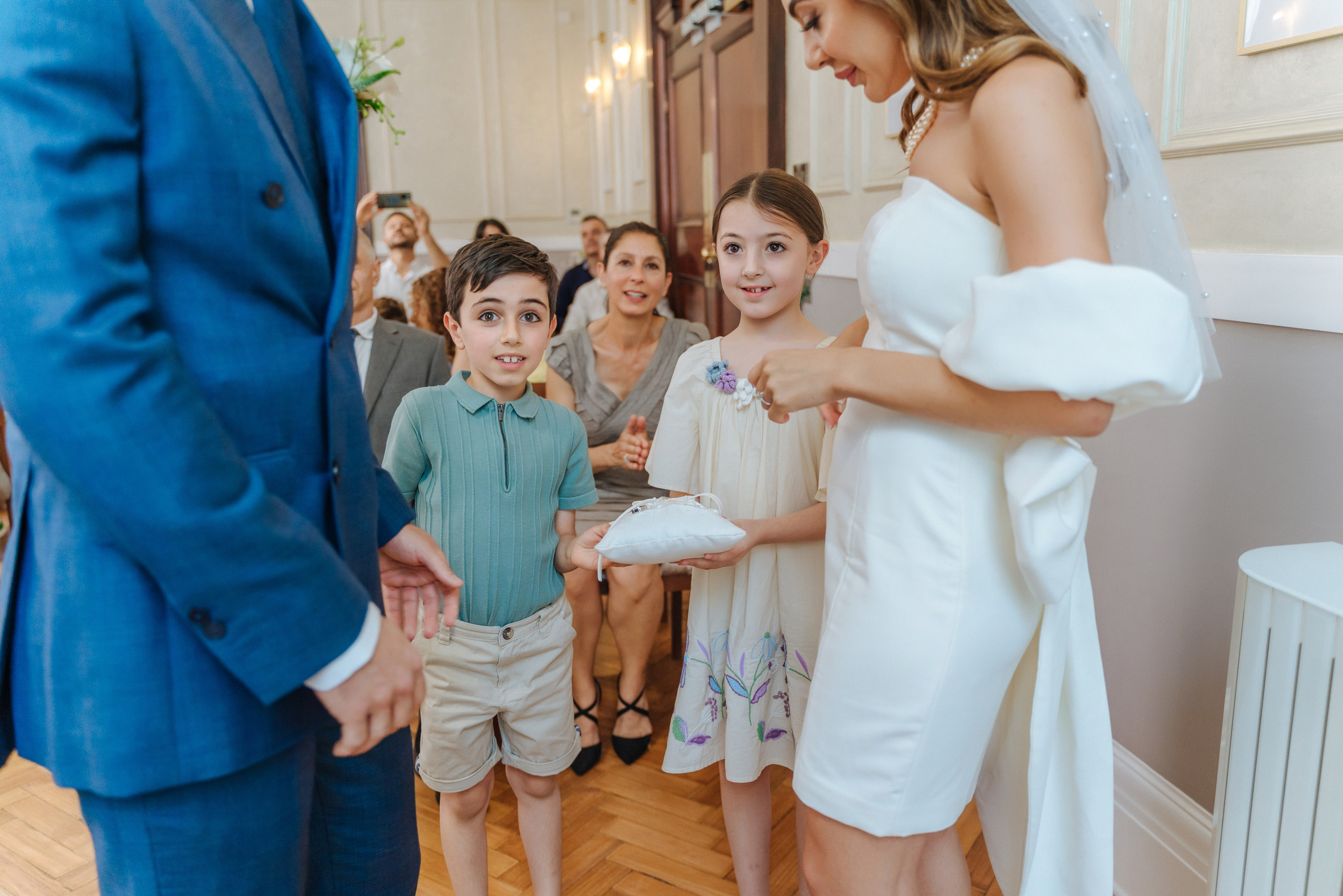 Civil ceremony at Chelsea Old Town Hall,  Wedding in Chelsea, Wedding in London,  wedding photographer in Chelsea, wedding photographer in London