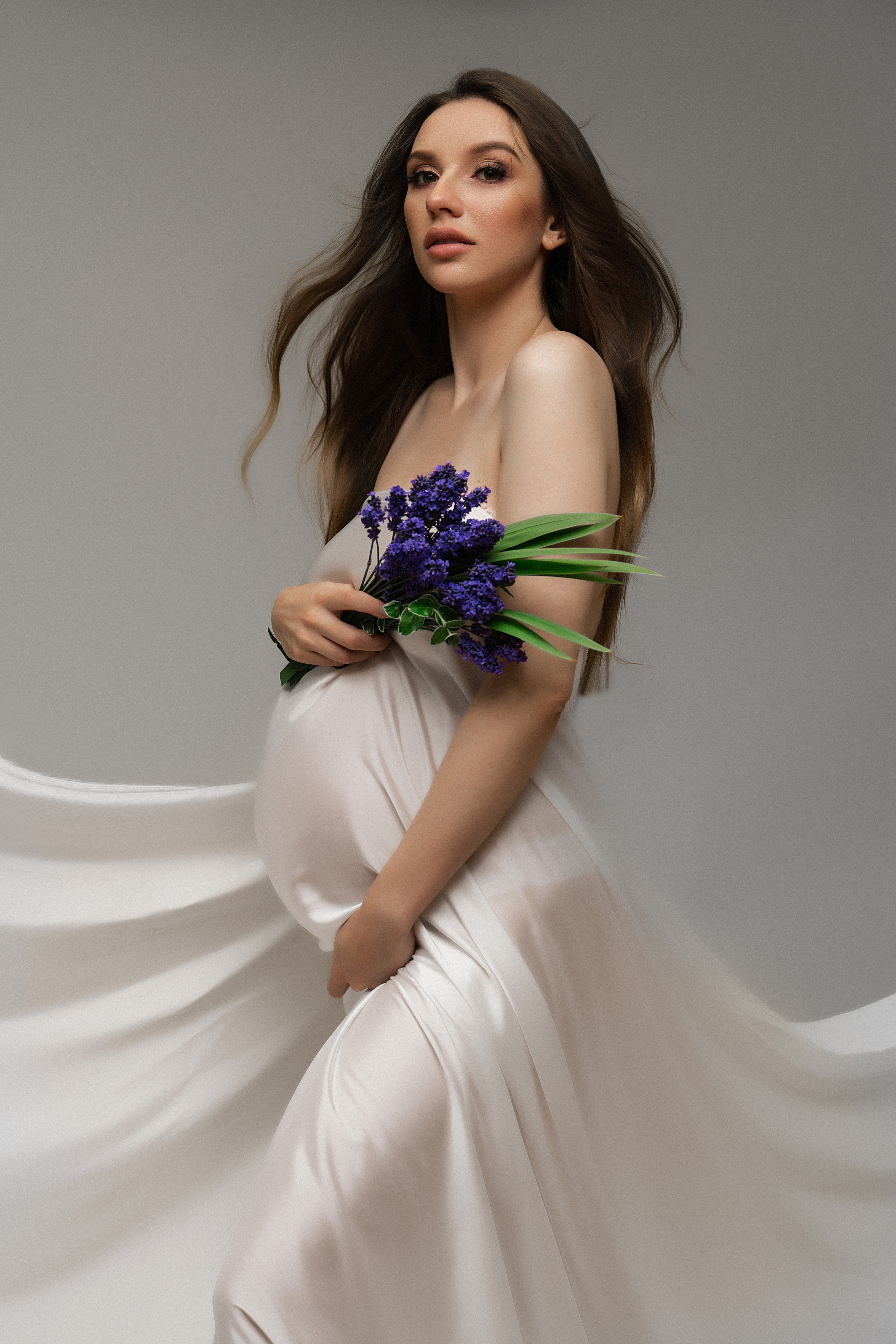 STUDIO: Julia. Maternity/Love story/Wedding photographer