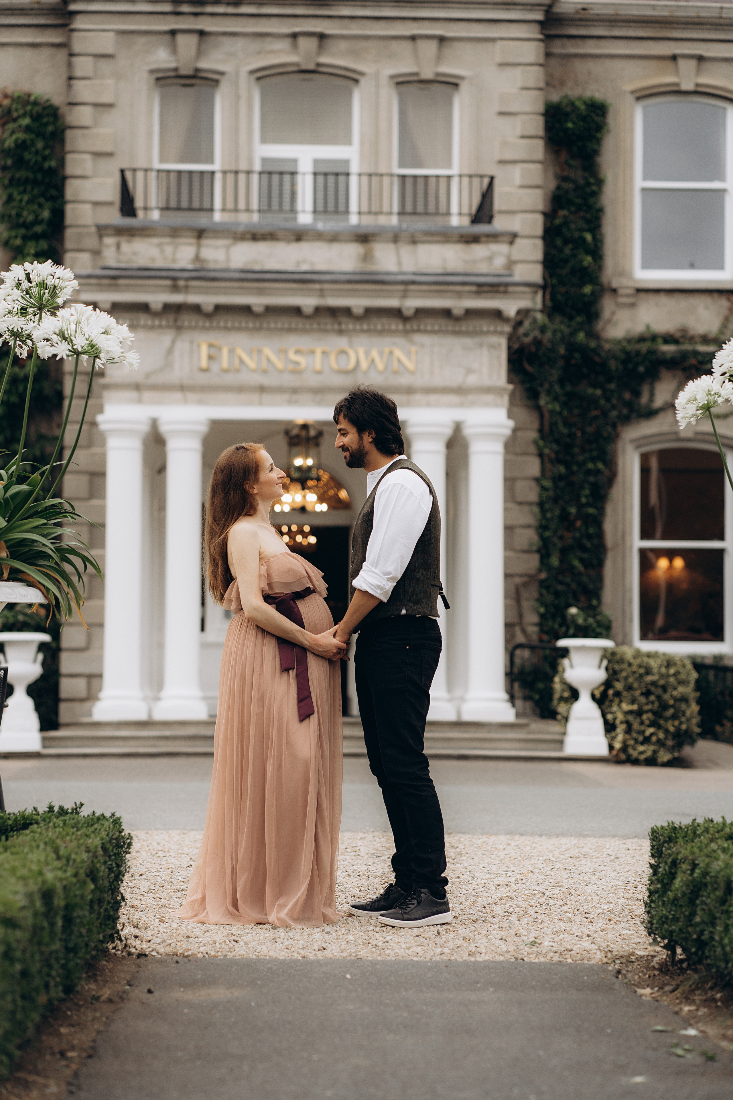 OUTDOOR: Roci & Rodrigo. Maternity/Love story/Wedding photographer