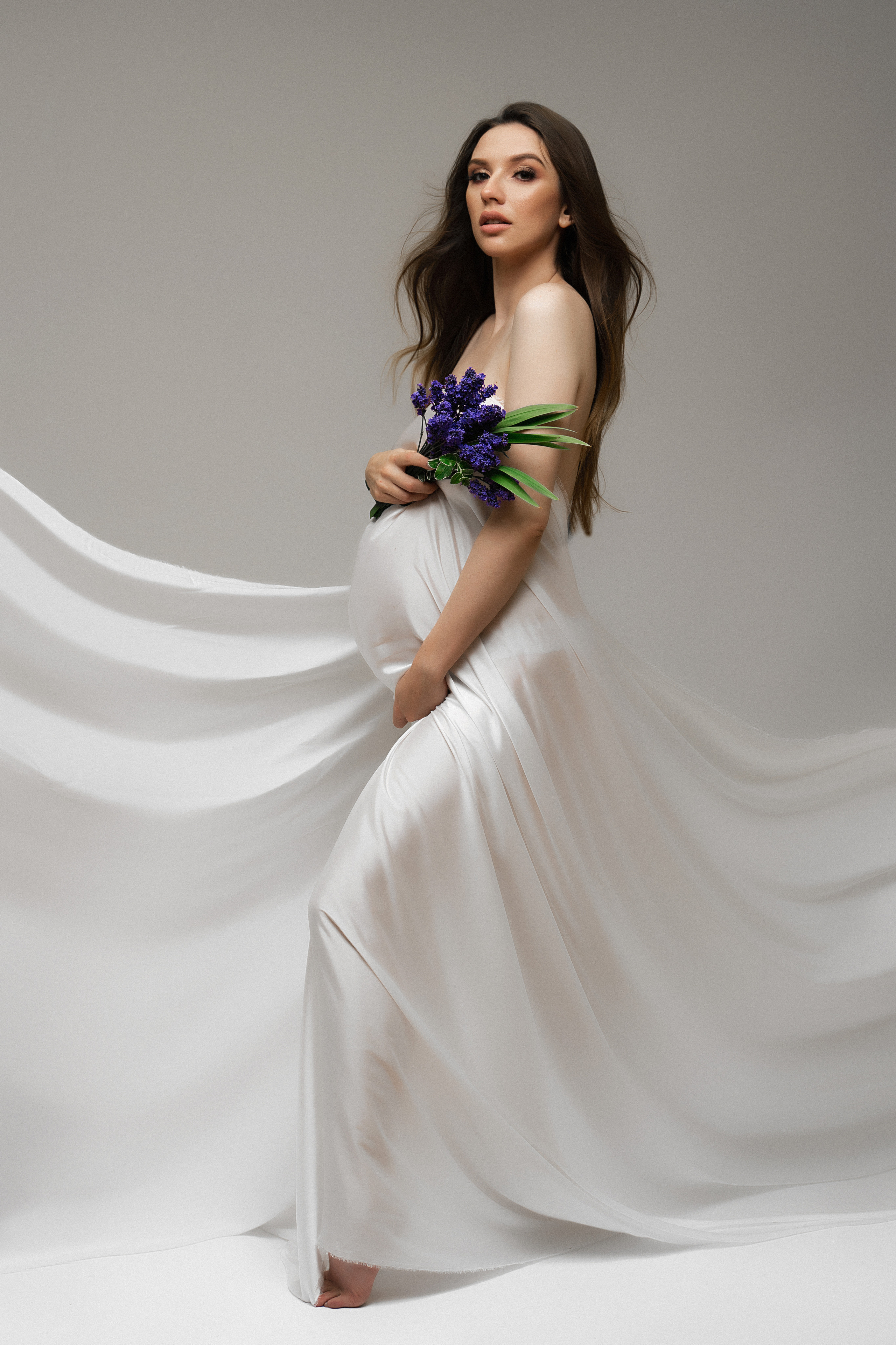 STUDIO: Julia. Maternity/Love story/Wedding photographer