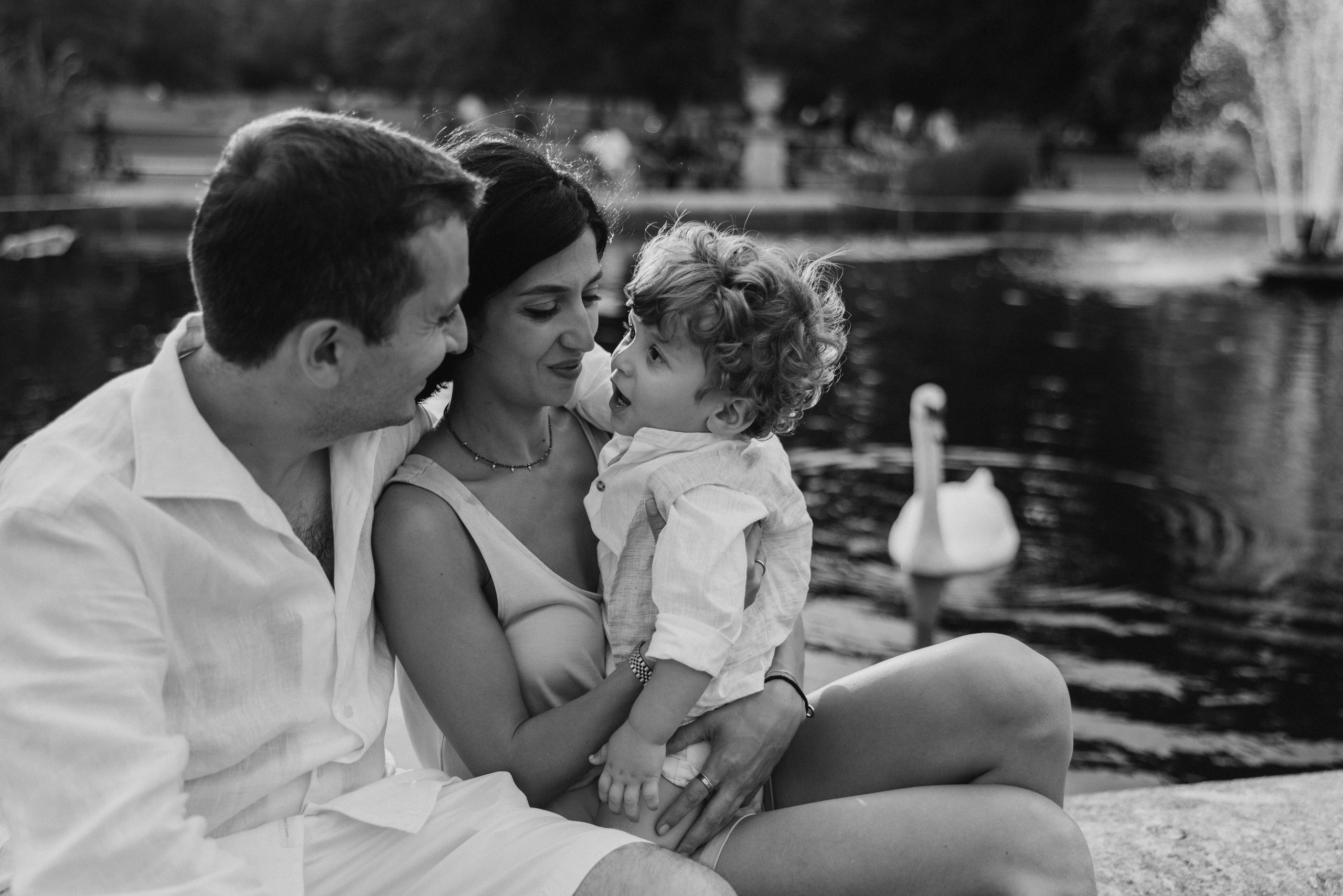 Valerik with parents (Hyde park). Anastasia Klink, Photographer in London