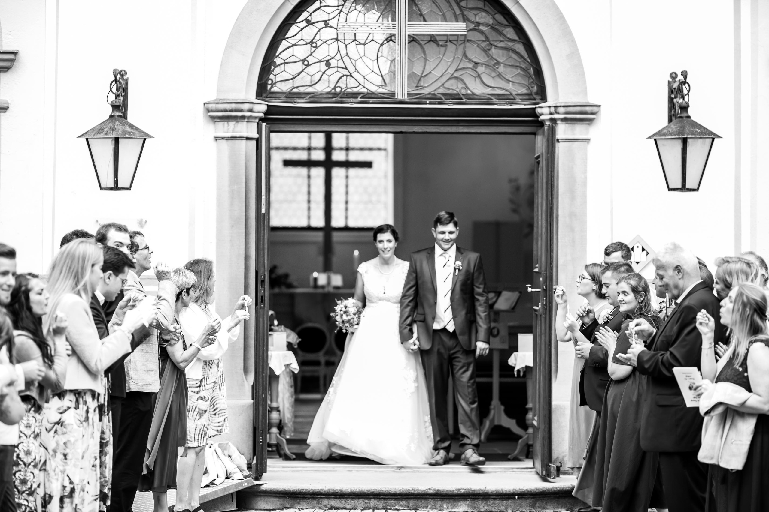 Kirchliche Trauung Hochzeitsfotografie Lindenberg, Hochzeitsfotograf Allgäu, Hochzeit Shooting Bayern, Professionelle Hochzeitsfotografie Lindenberg, Brautpaar Fotoshooting Allgäu, Hochzeitsportraits Bayern, Verlobungsfotoshooting Lindenberg, Hochzeitsreportage Allgäu, Brautpaarfotograf Bayern, Hochzeitsbilder Lindenberg