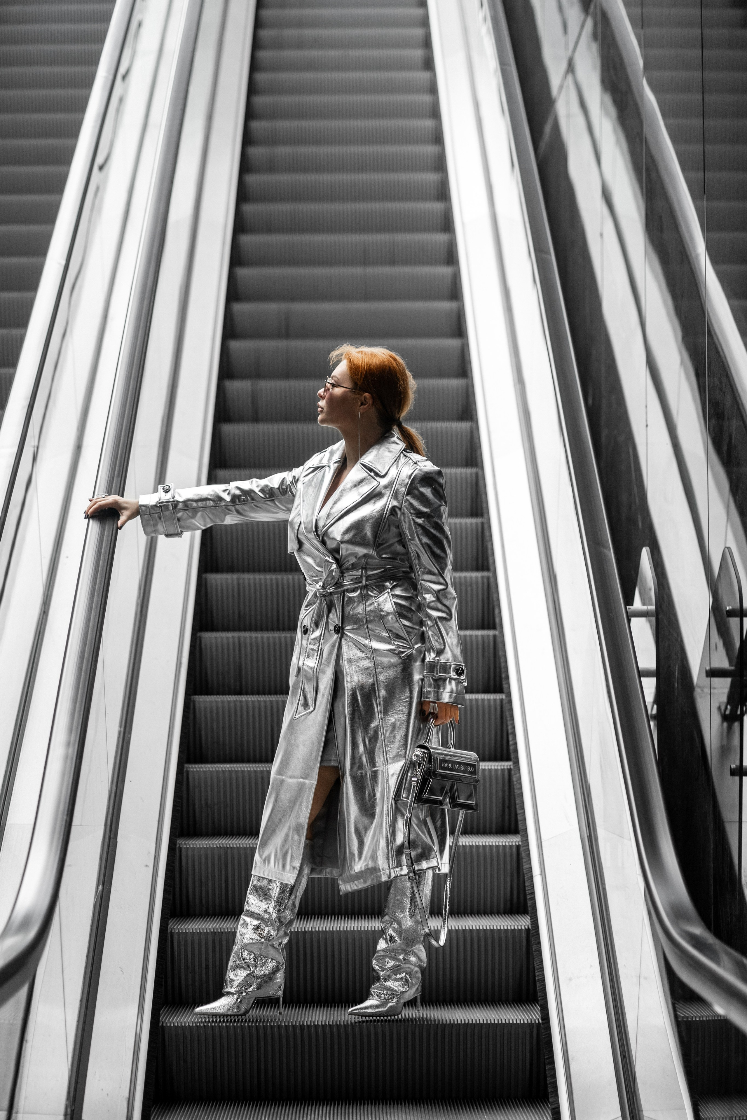 Retrato femenino en Madrid — belleza auténtica con luz natural Asesoría de estilismo, poses y localización. Imágenes elegantes y atemporales. Fotógrafa en Madrid | Retratos femeninos, familia y sesiones con caballos – Anna Maruleva