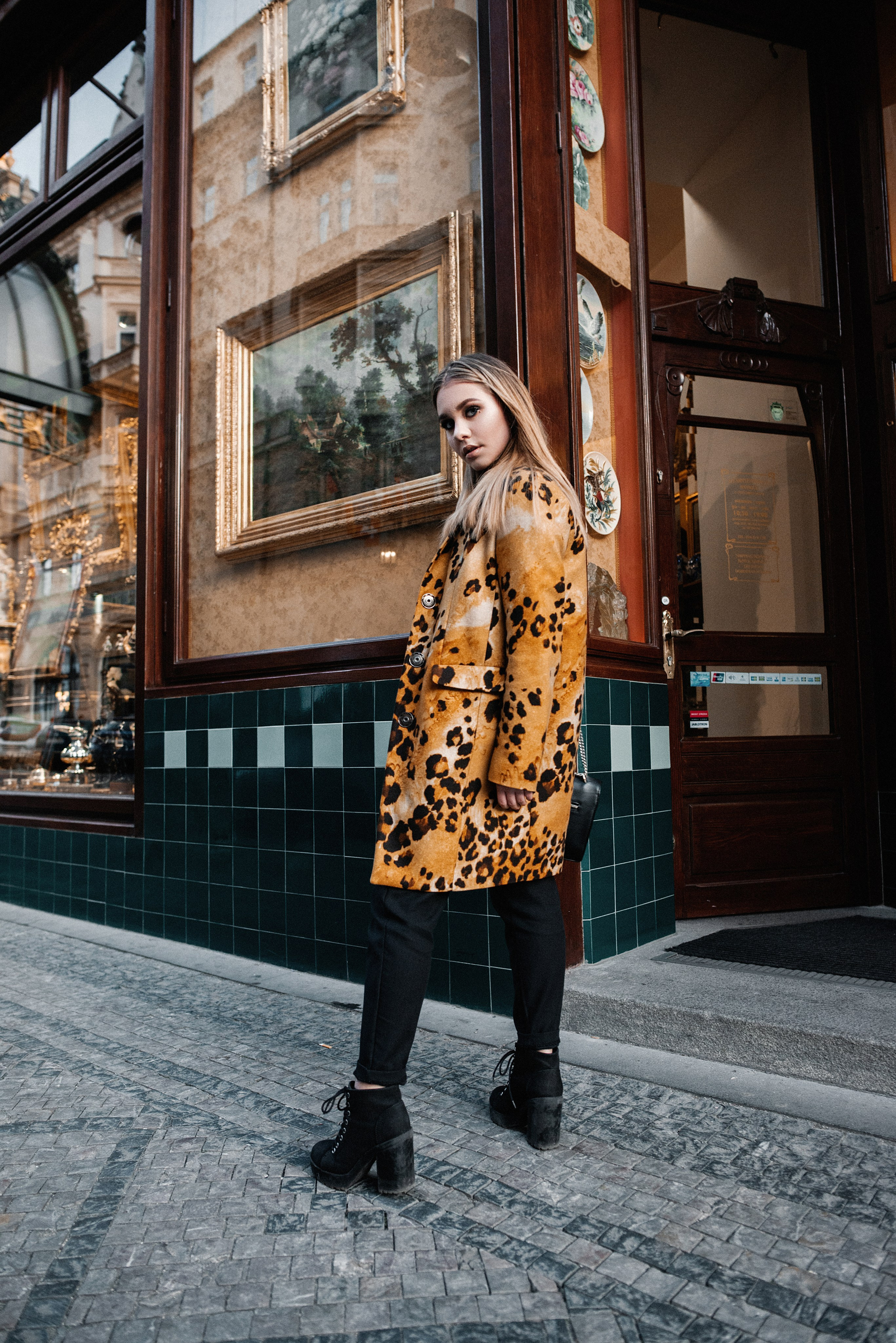 Katrin. ANNA-MARIA PHOTO CONTENT CREATOR — фотограф, естет, художник і візуальний експерт Instagram у Празі