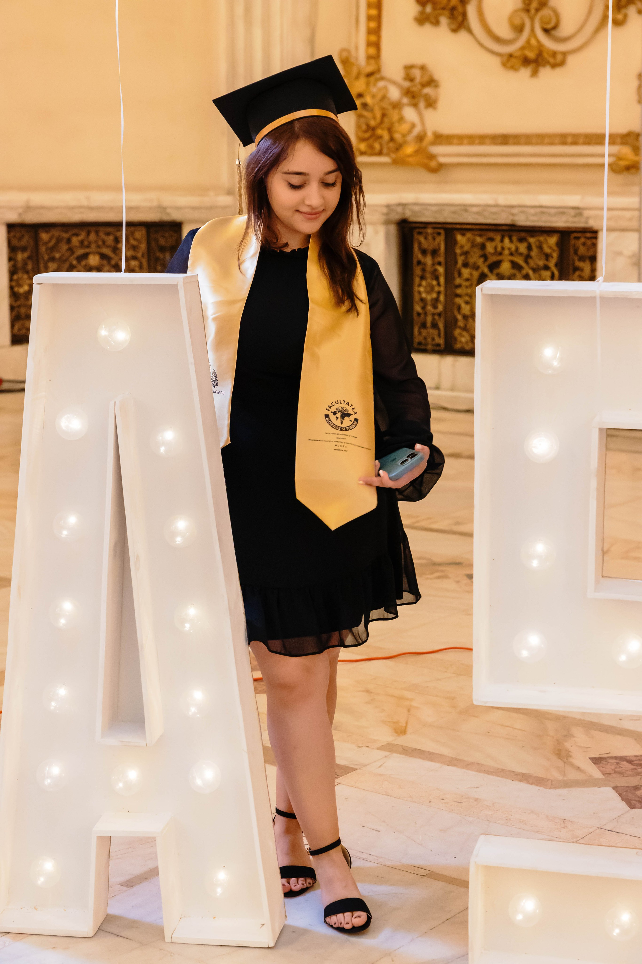 Festivitate de absolvire Universitatea ASE. MDimaFotoStudio. Fotograf de nuntă, evenimente private și de familie