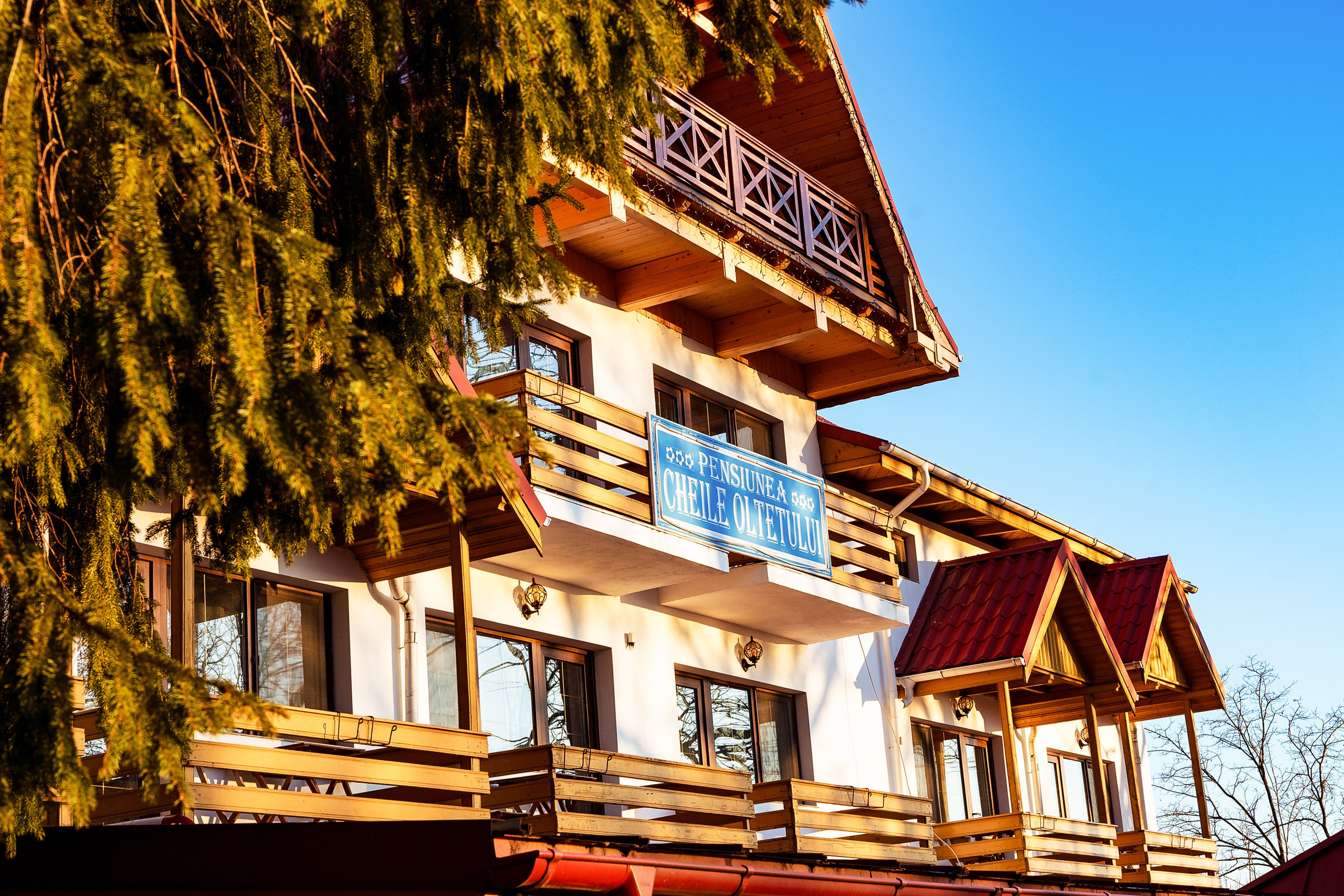 Descoperă Pensiunea Cheile-Oltetului prin Lentila mea