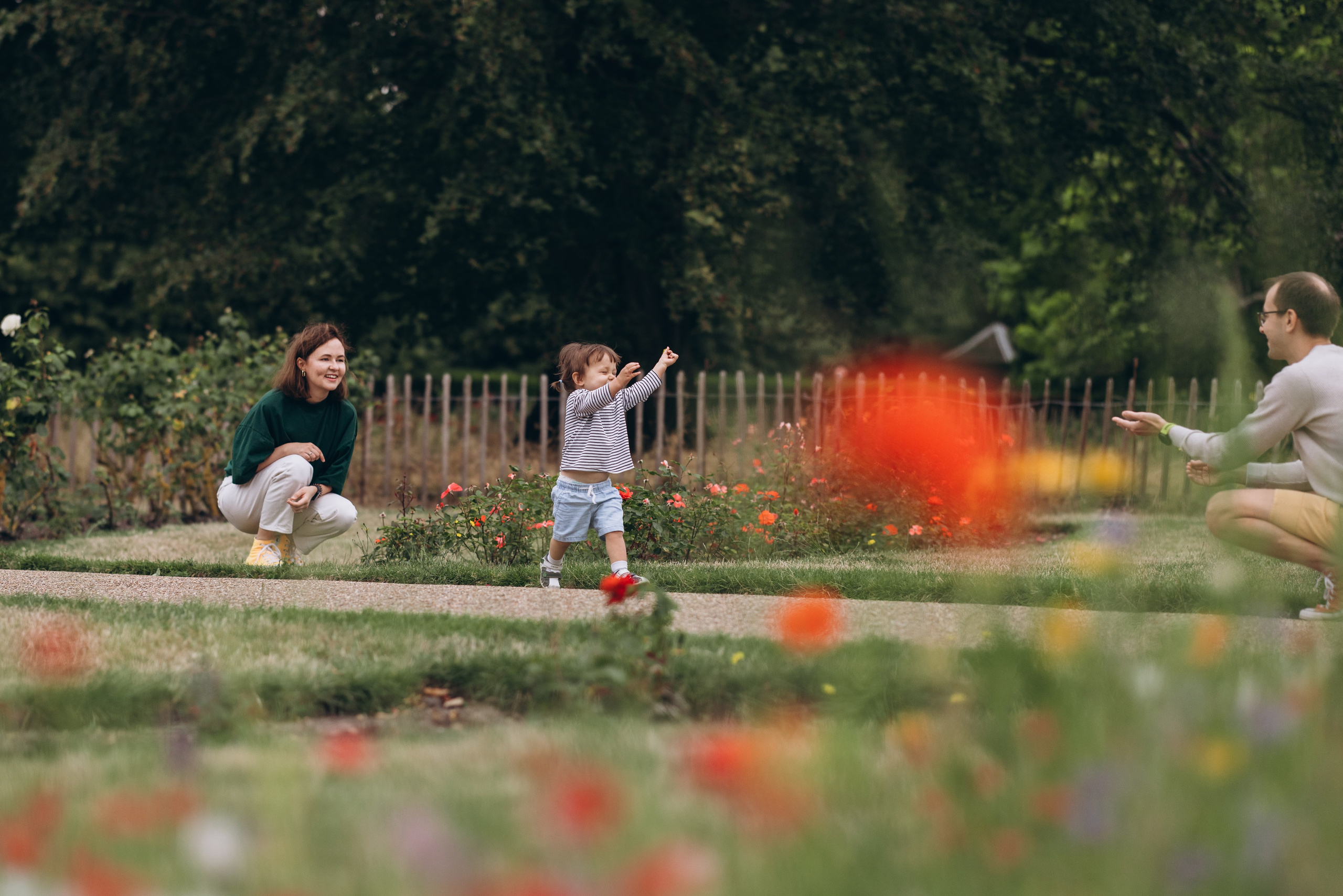 Milena with parents (Greenwich Park). Anastasia Klink, Photographer in London