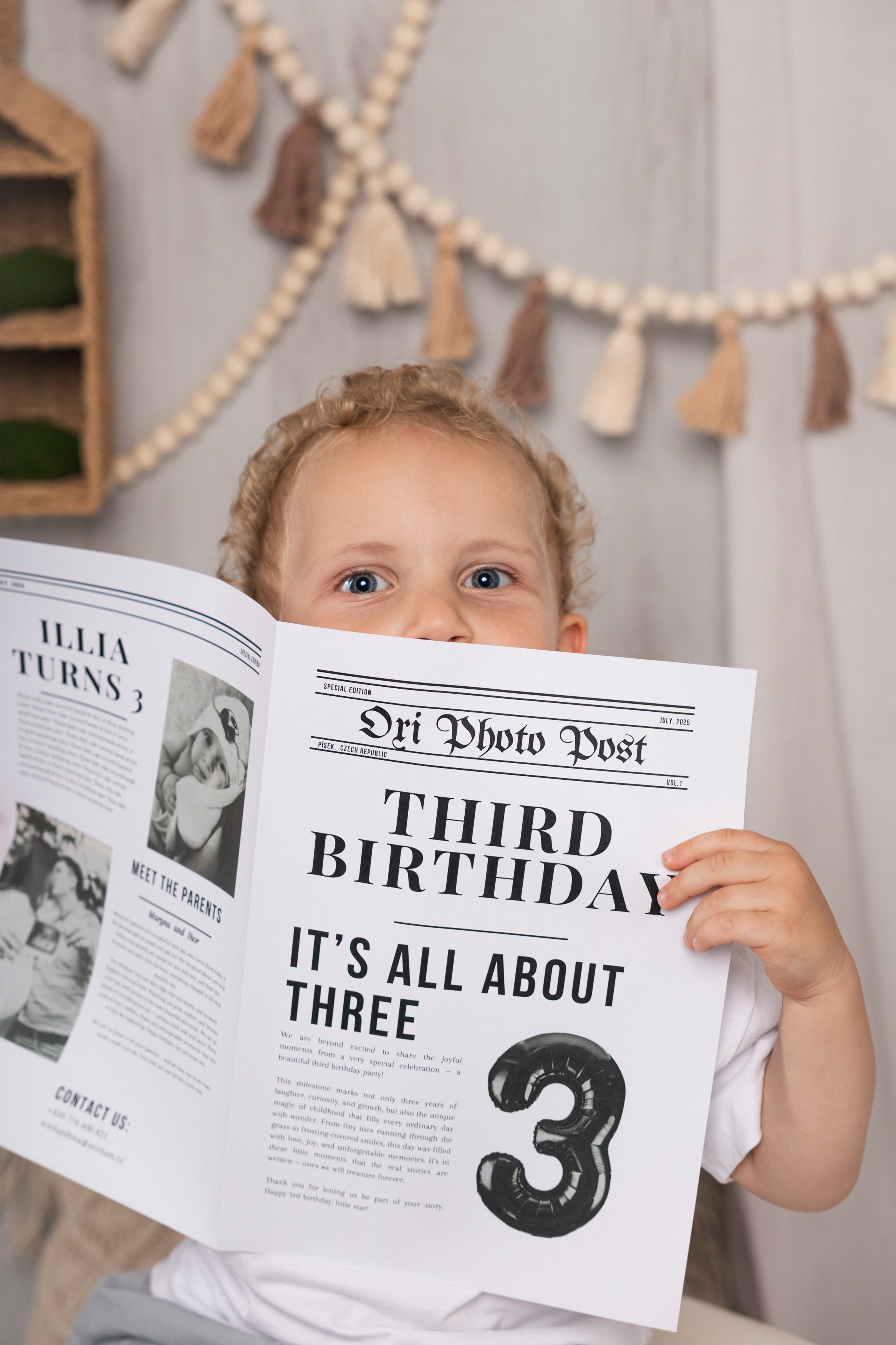 Originální focení třetích narozenin ve fotoateliéru v Písku. Personalizované noviny a stylové snímky pro vaše dítě