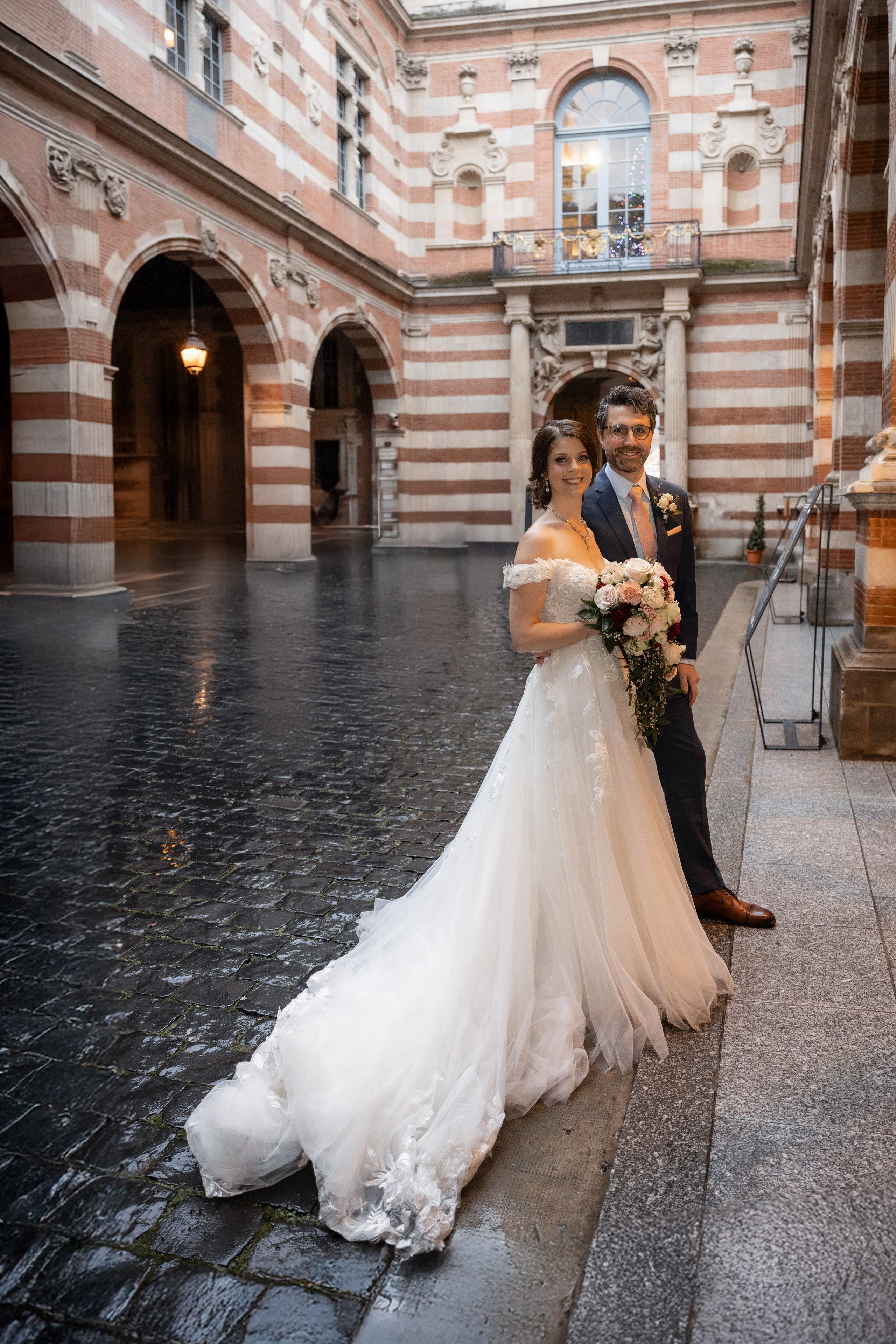 Christmas wedding to remember in Toulouse, Capitole. Gillian & Scott. Eugenie Smirnova — wedding, corporate and lifestyle photographer in Toulouse and Southwest France