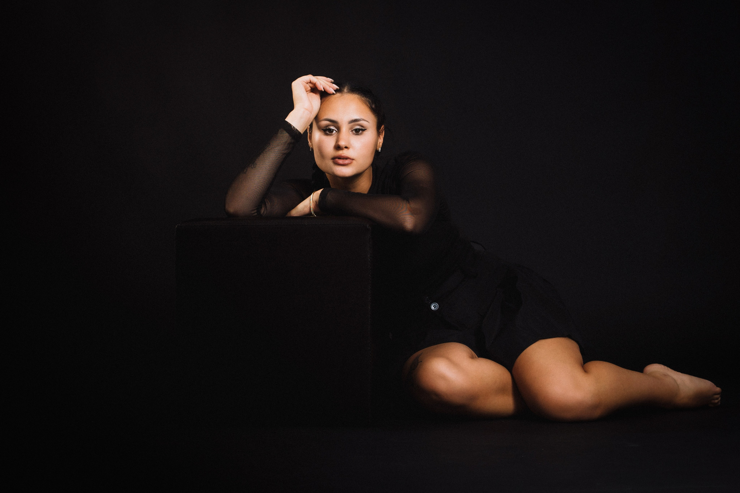 Laura x Daniel — Conexiune, Contrast și Cinematic. VStudio — mai mult decât fotografii