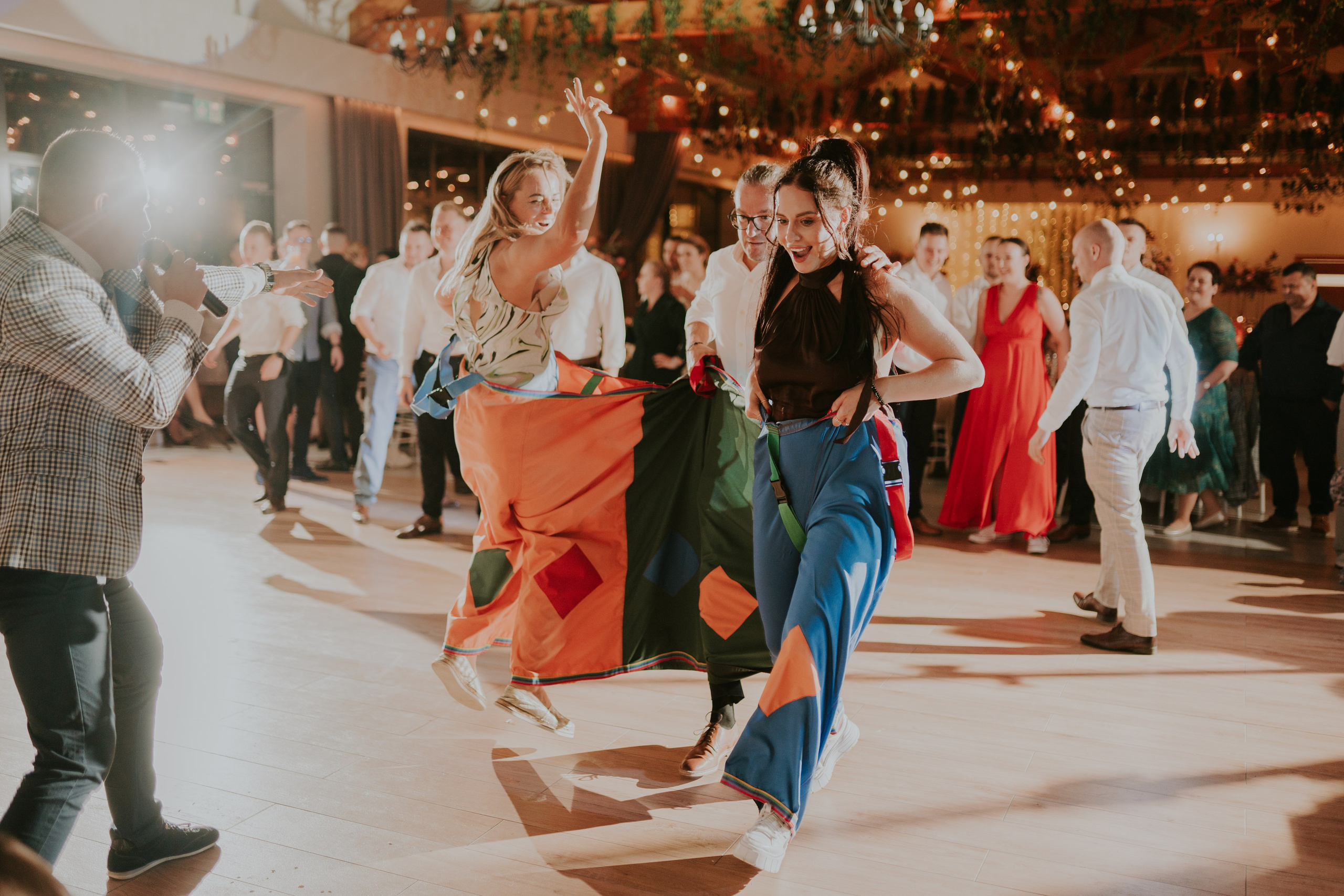 Sala Koralowa w Jaworzu: Opowieść o ślubie Nikoli i Kacpra. Karkowskafoto - fotografia miłości