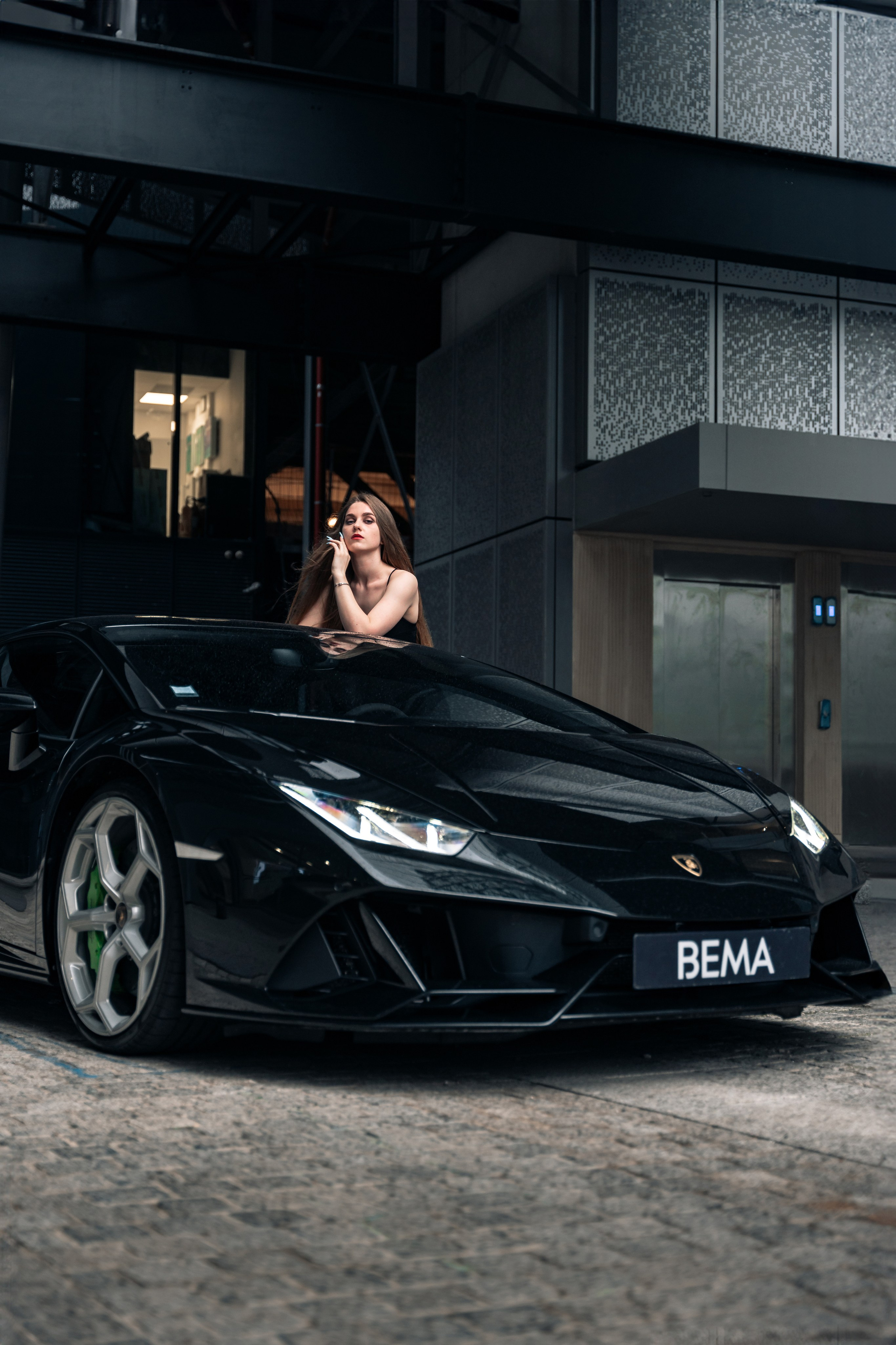 Aleksandra x Huracan. Photographe de voitures à Paris — Vitalii Motruk