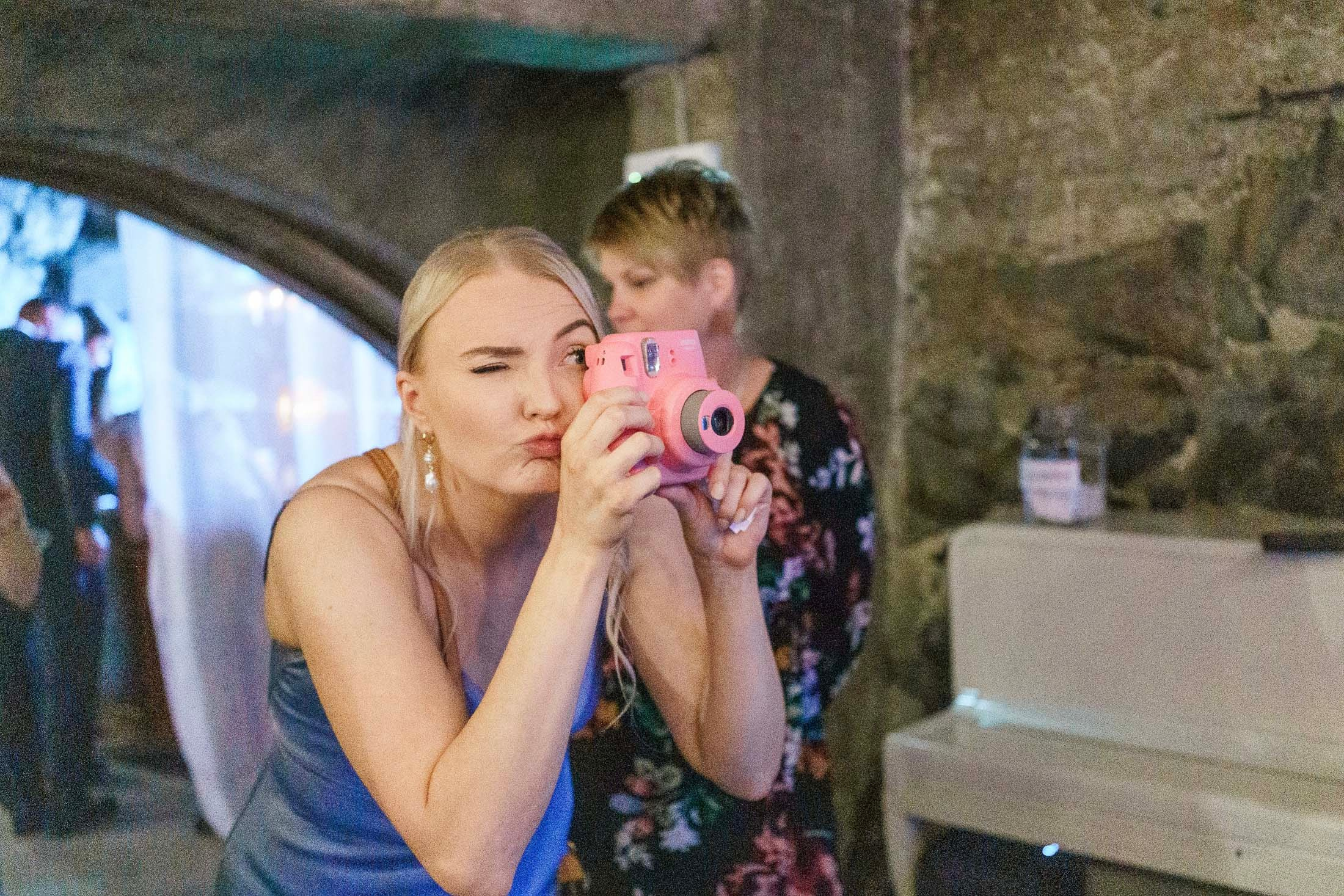 S&J, hääkuvaus Porvoon Tuomiokirkko ja Levinin kellari