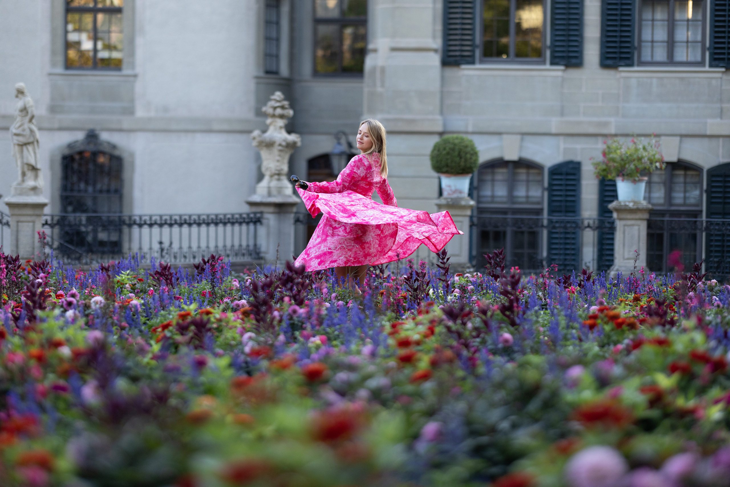 Raisa in secret garden. Family photographer Zurich & Switzerland Daria Moore