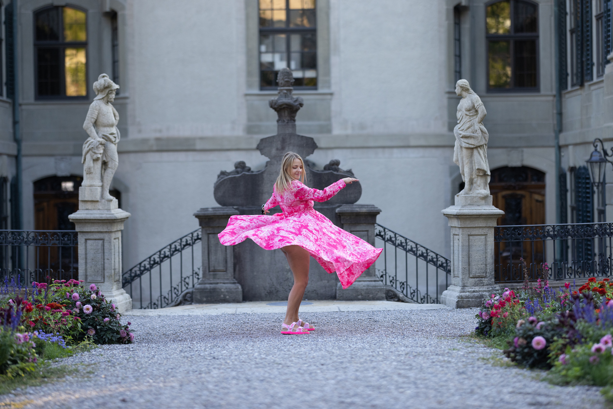 Raisa in secret garden. Family photographer Zurich & Switzerland Daria Moore