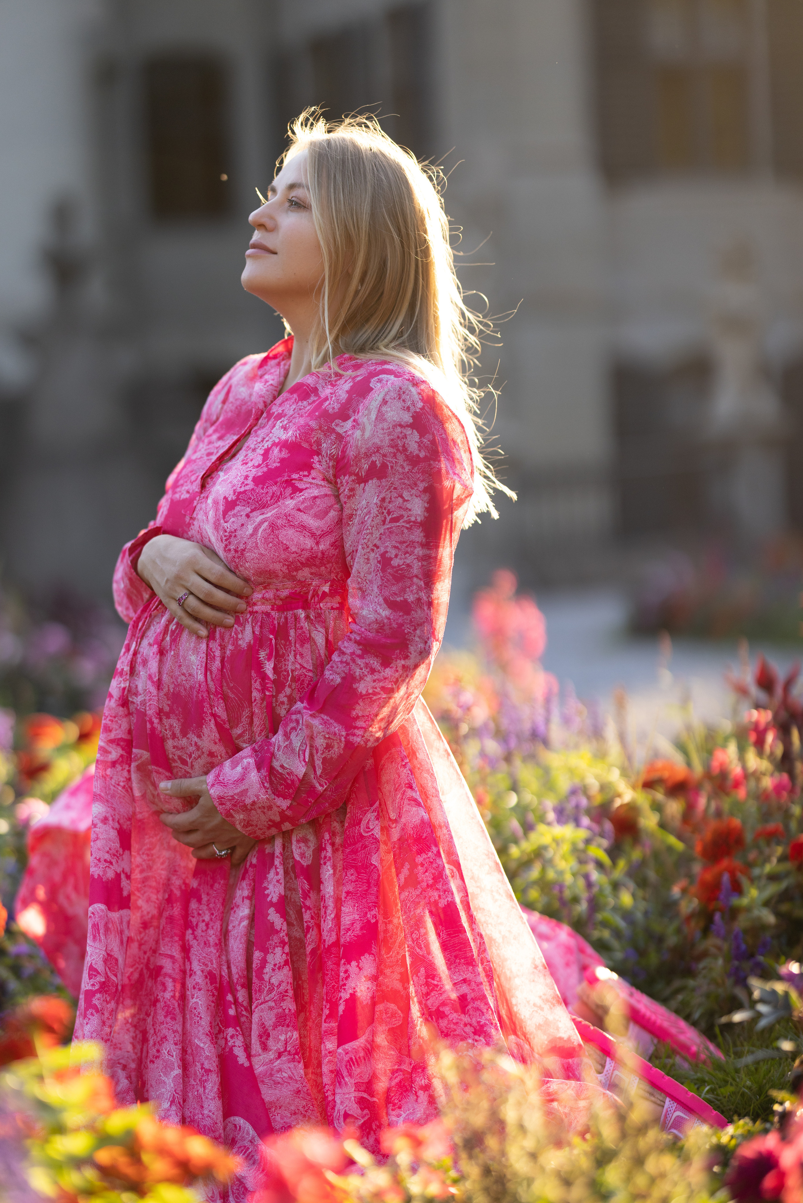 Raisa in secret garden. Family photographer Zurich & Switzerland Daria Moore