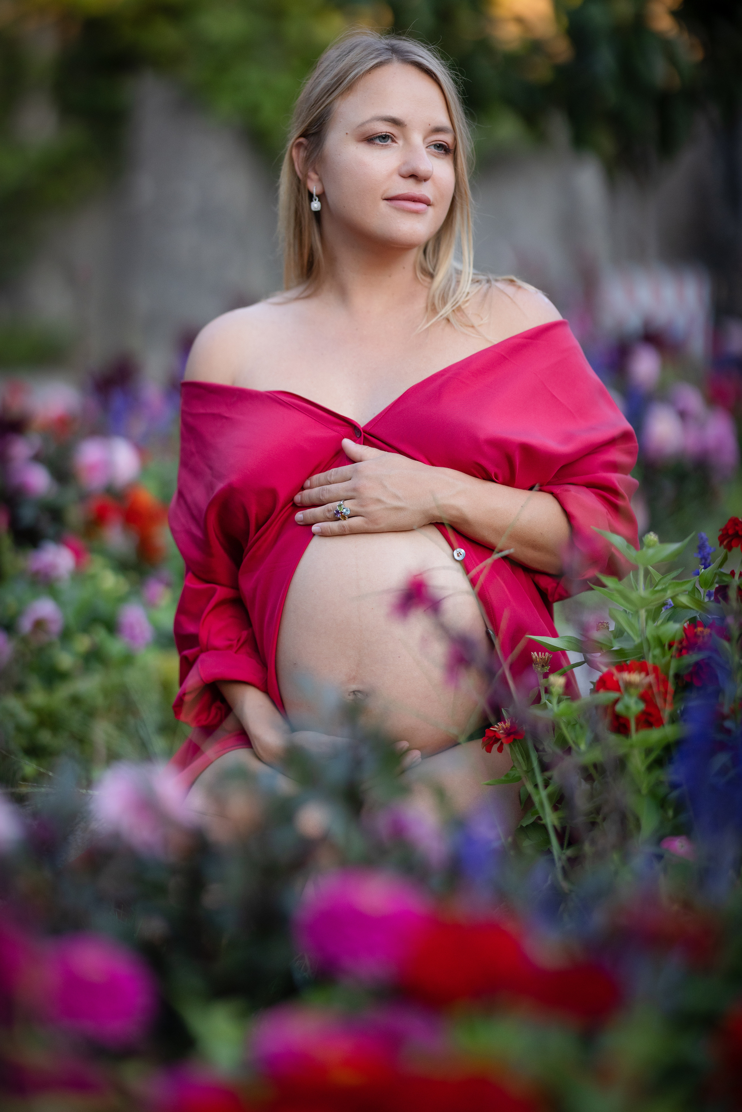 Raisa in secret garden. Family photographer Zurich & Switzerland Daria Moore