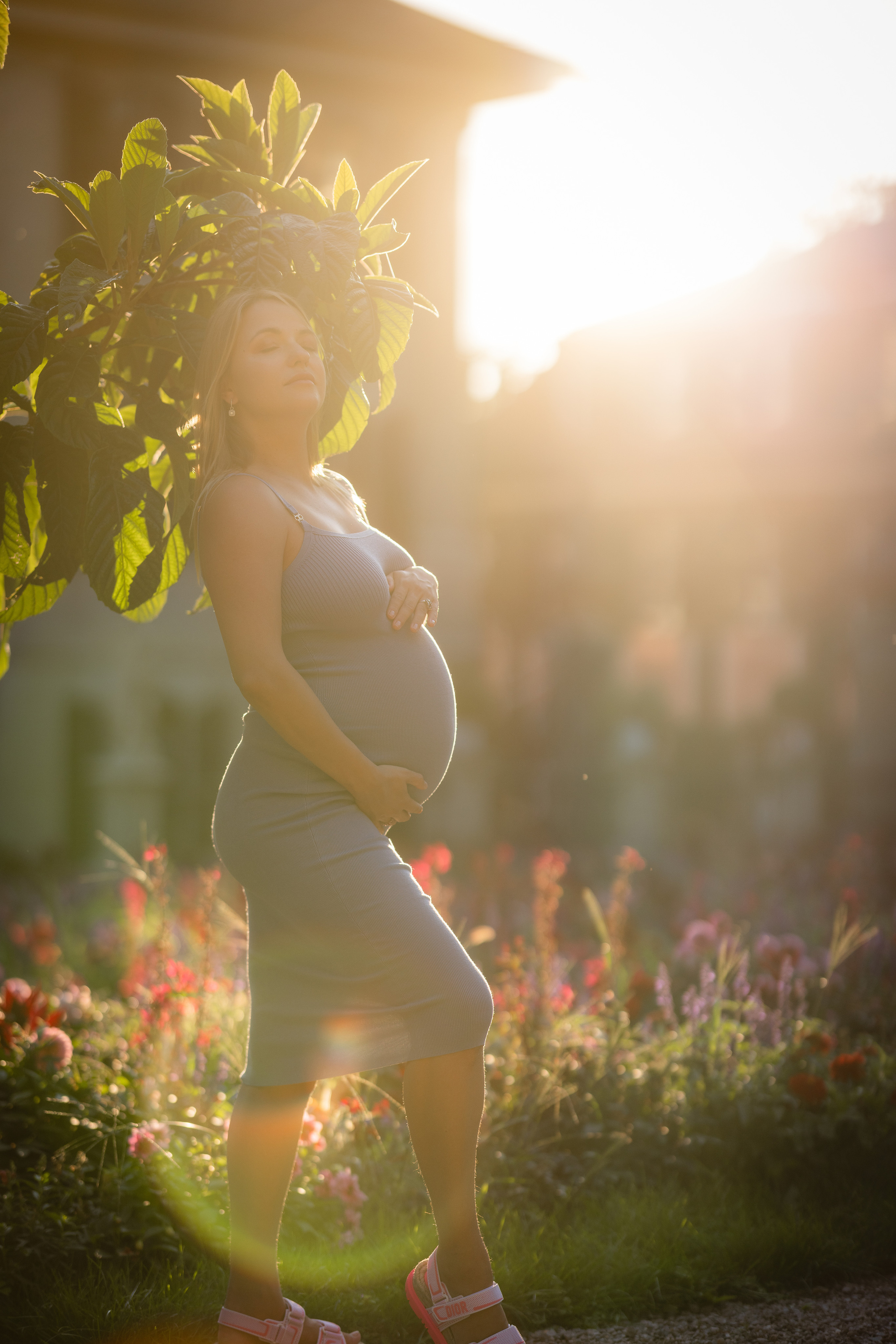 Raisa in secret garden. Family photographer Zurich & Switzerland Daria Moore