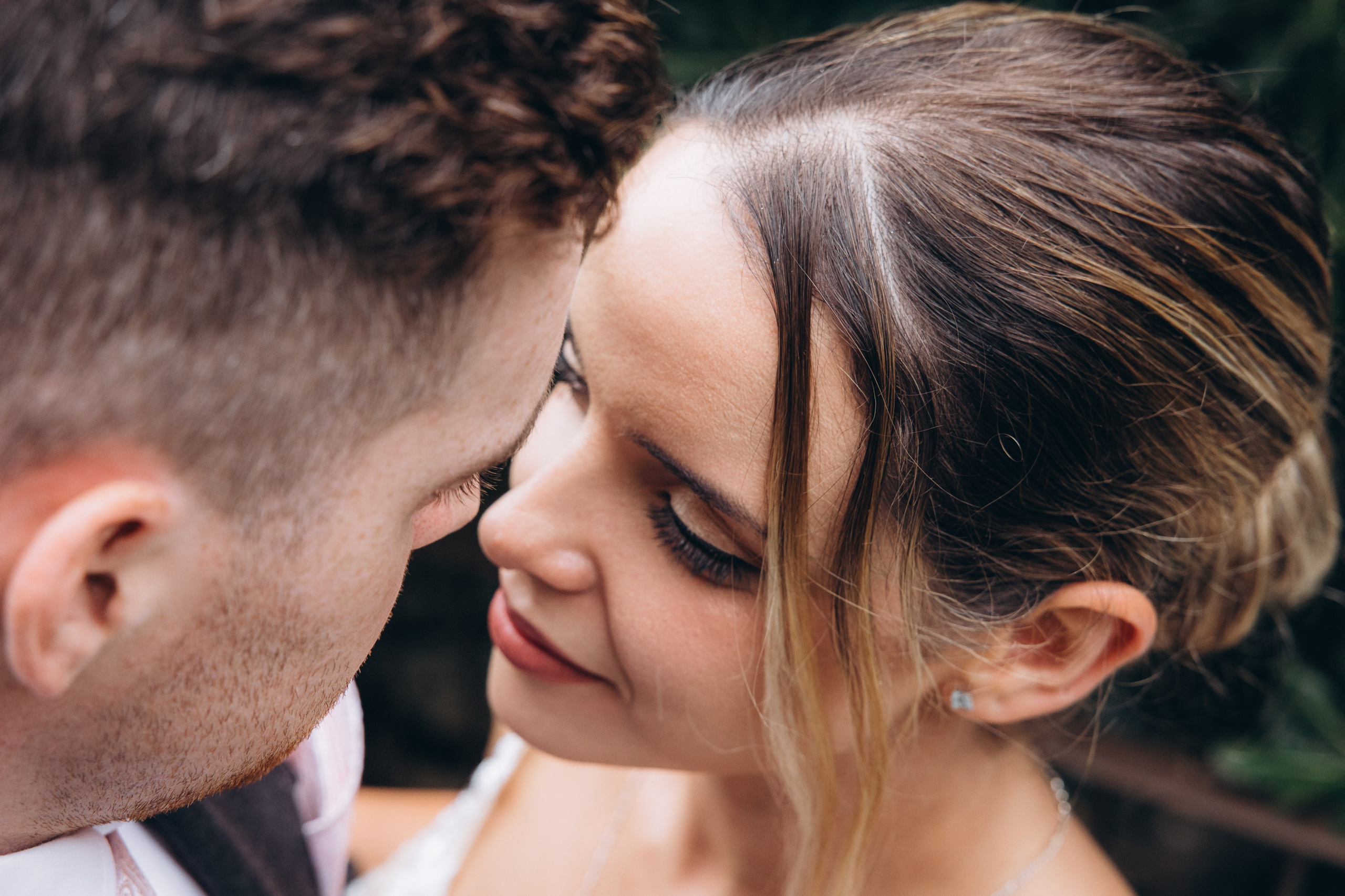 Chloé & Tom. Eugenie Smirnova — wedding, corporate and lifestyle photographer in Toulouse and Southwest France