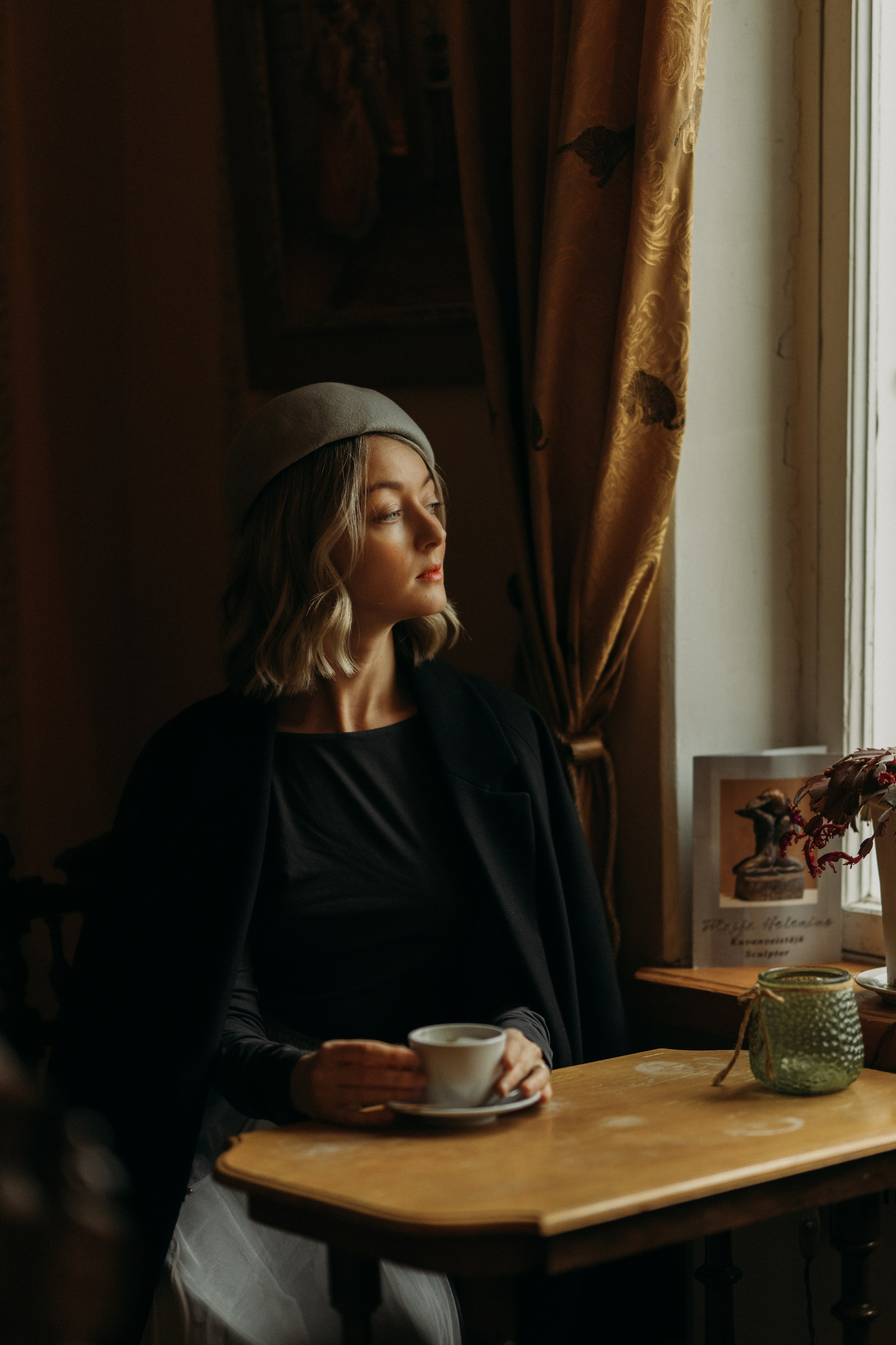 Woman phoshoot. Wedding and portrait photographer in Helsinki Vickan O