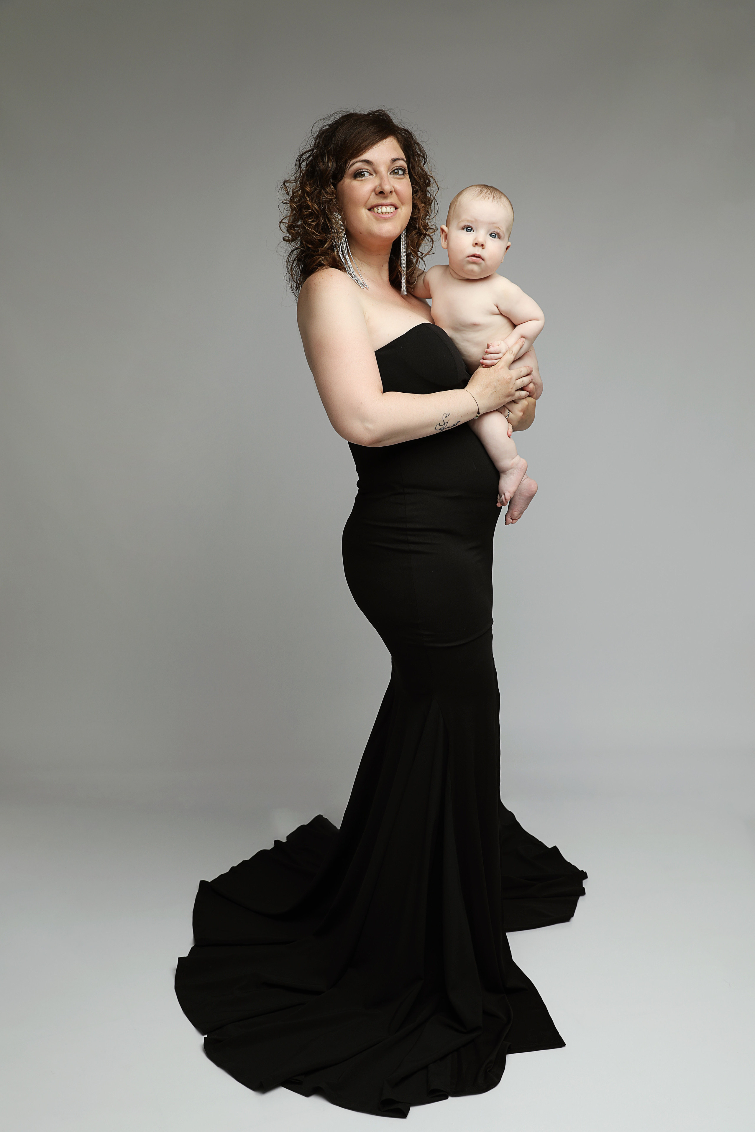 Sesiones mamá y bebé. Fotografía de Eventos, Embarazo y Familiar en Pirineos