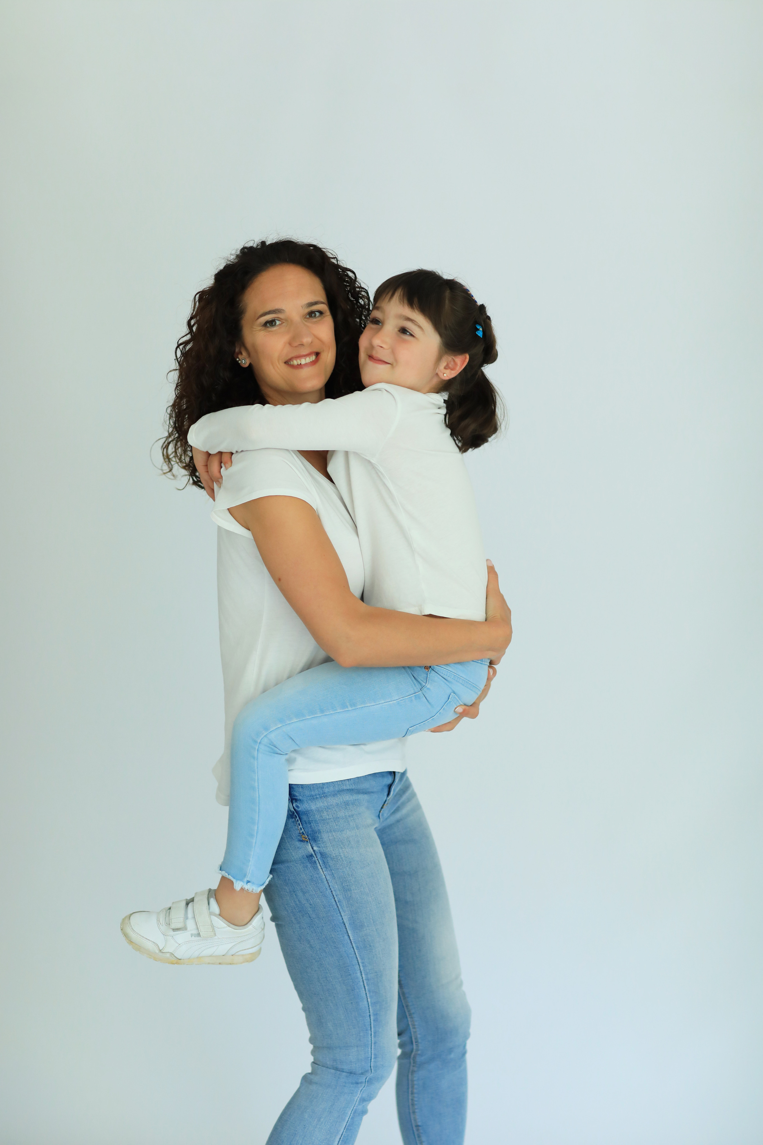 Laura. Fotografía de Eventos, Embarazo y Familiar en Pirineos