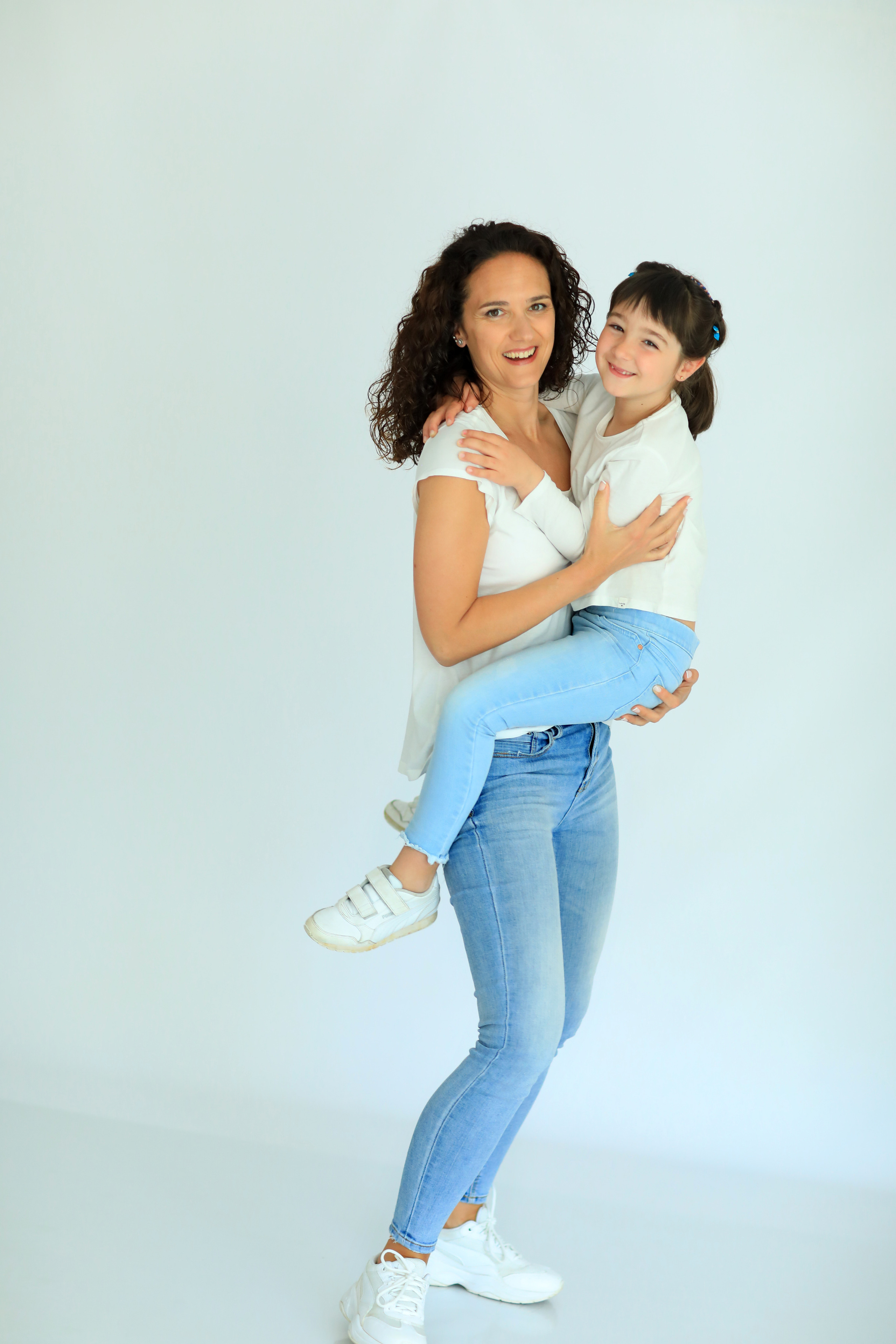 Laura. Fotografía de Eventos, Embarazo y Familiar en Pirineos