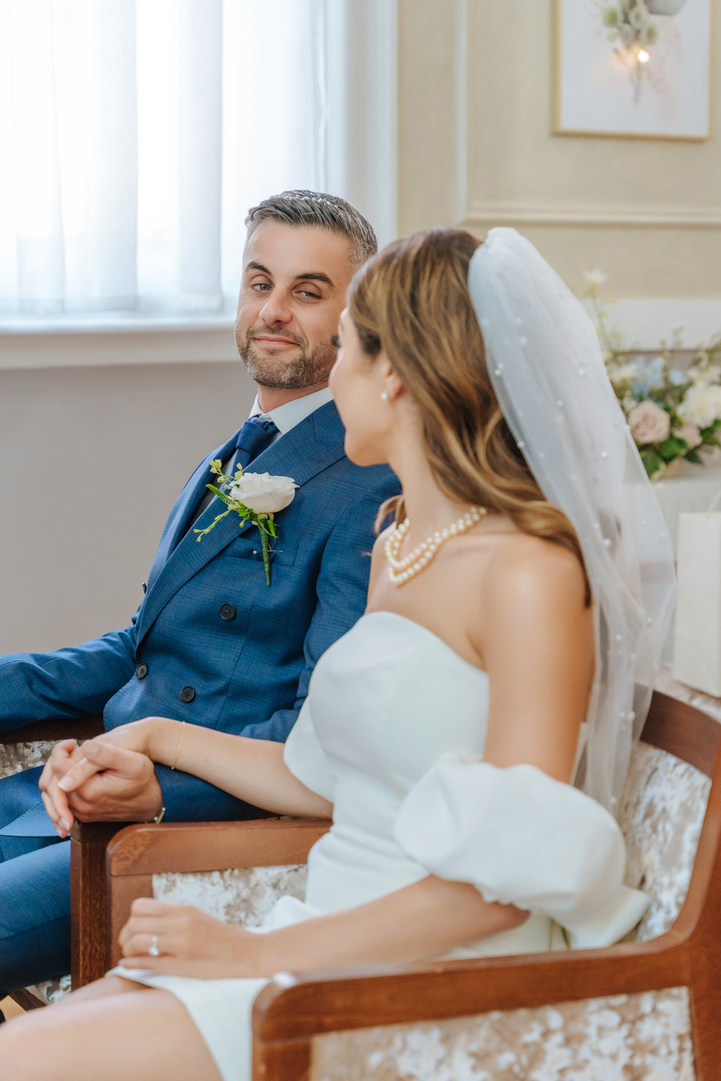 Civil ceremony at Chelsea Old Town Hall,  Wedding in Chelsea, Wedding in London,  wedding photographer in Chelsea, wedding photographer in London, wedding photographer London, documentary wedding photography, stylish wedding photos, creative wedding photographer UK, wedding photographer for international couples, natural wedding photography, London wedding photos, Ekaterina Romanova, Russian speaking wedding photographer, быстрый фотограф на свадьбу Лондон, креативный свадебный фотограф, свадебный фотограф Великобритания