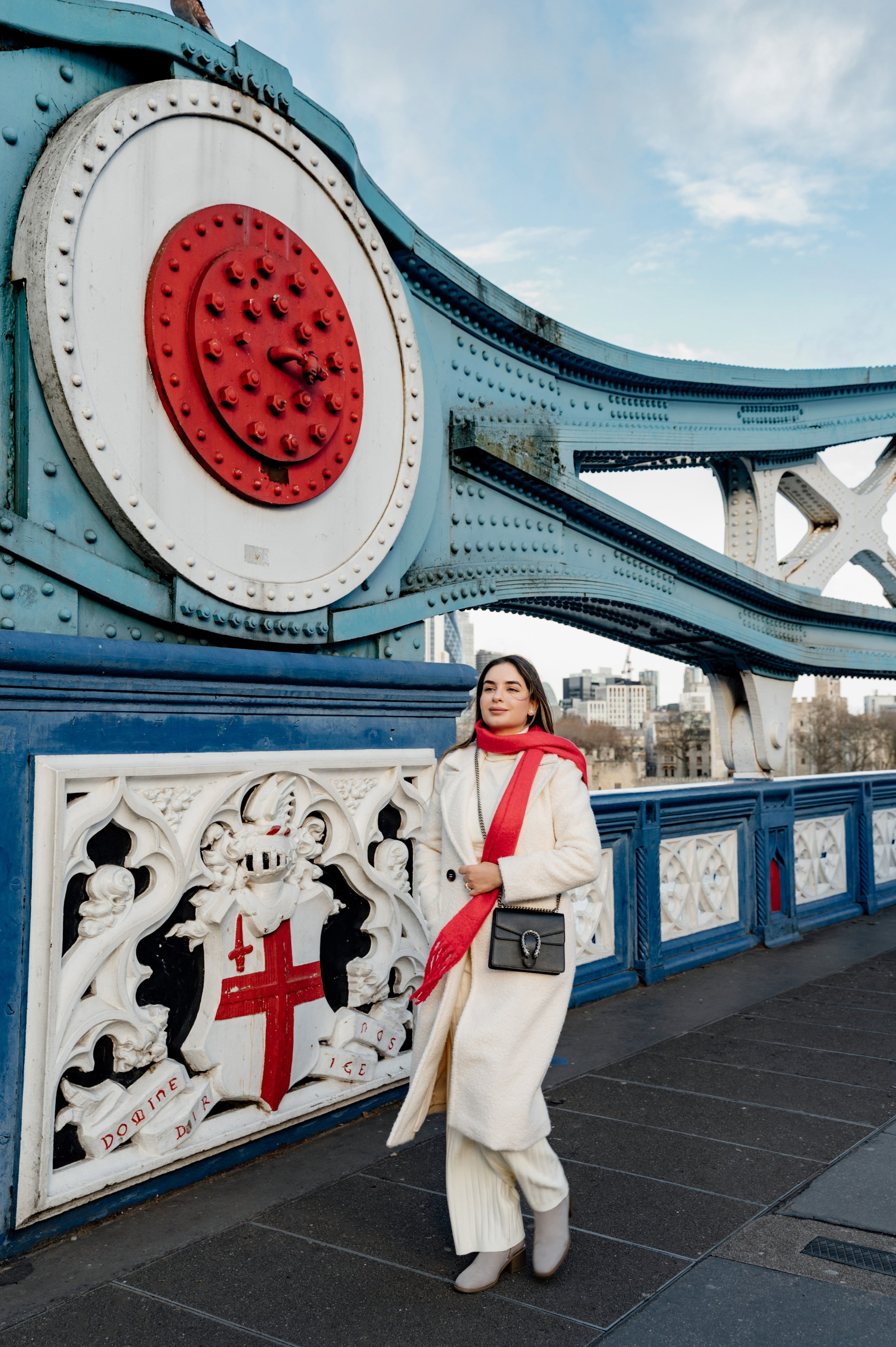 Tower Bridge Mahmood&Yalo. FAMILY AND WEDDING PHOTOGRAPHER IN LONDON MARINA RIVA