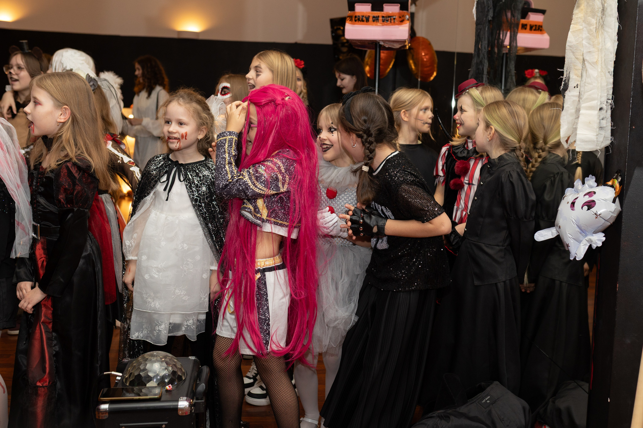 Leo dance studio Helloween 2025. Семейный и детский фотограф в Варшаве Мила Бобровская