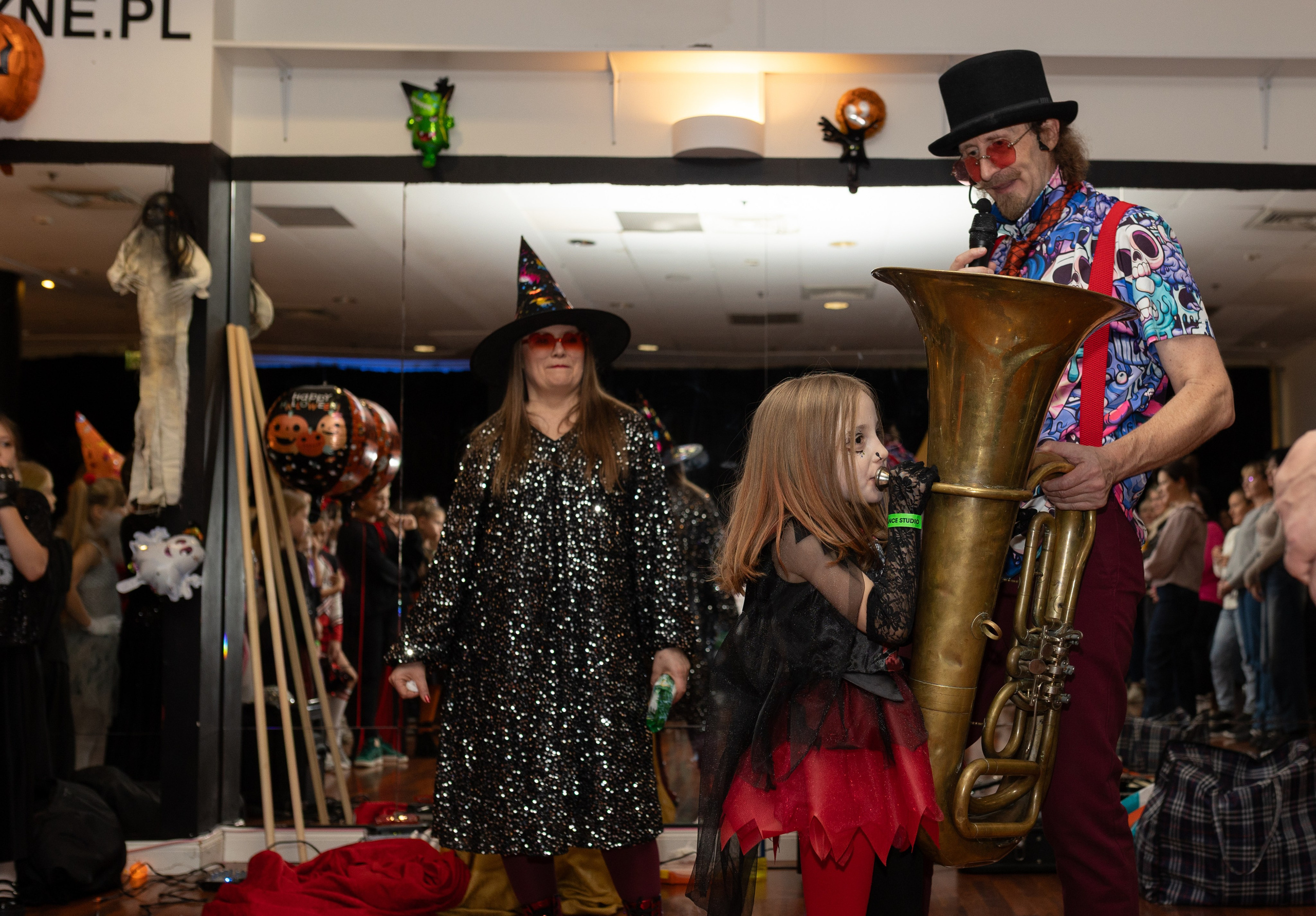 Leo dance studio Helloween 2025. Семейный и детский фотограф в Варшаве Мила Бобровская