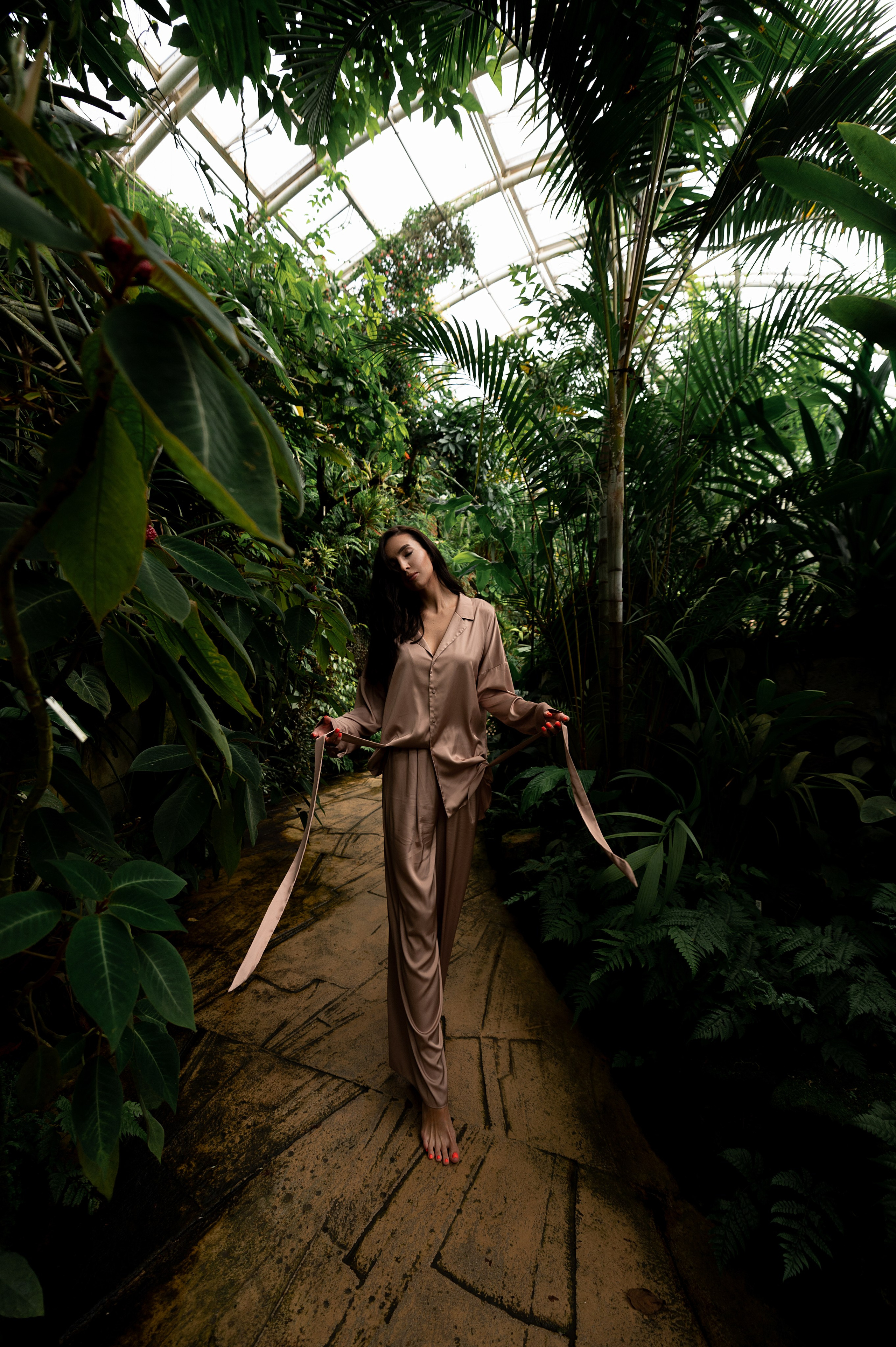 CannaXlife CBD products. ANNA-MARIA PHOTO CONTENT CREATOR — фотограф, естет, художник і візуальний експерт Instagram у Празі