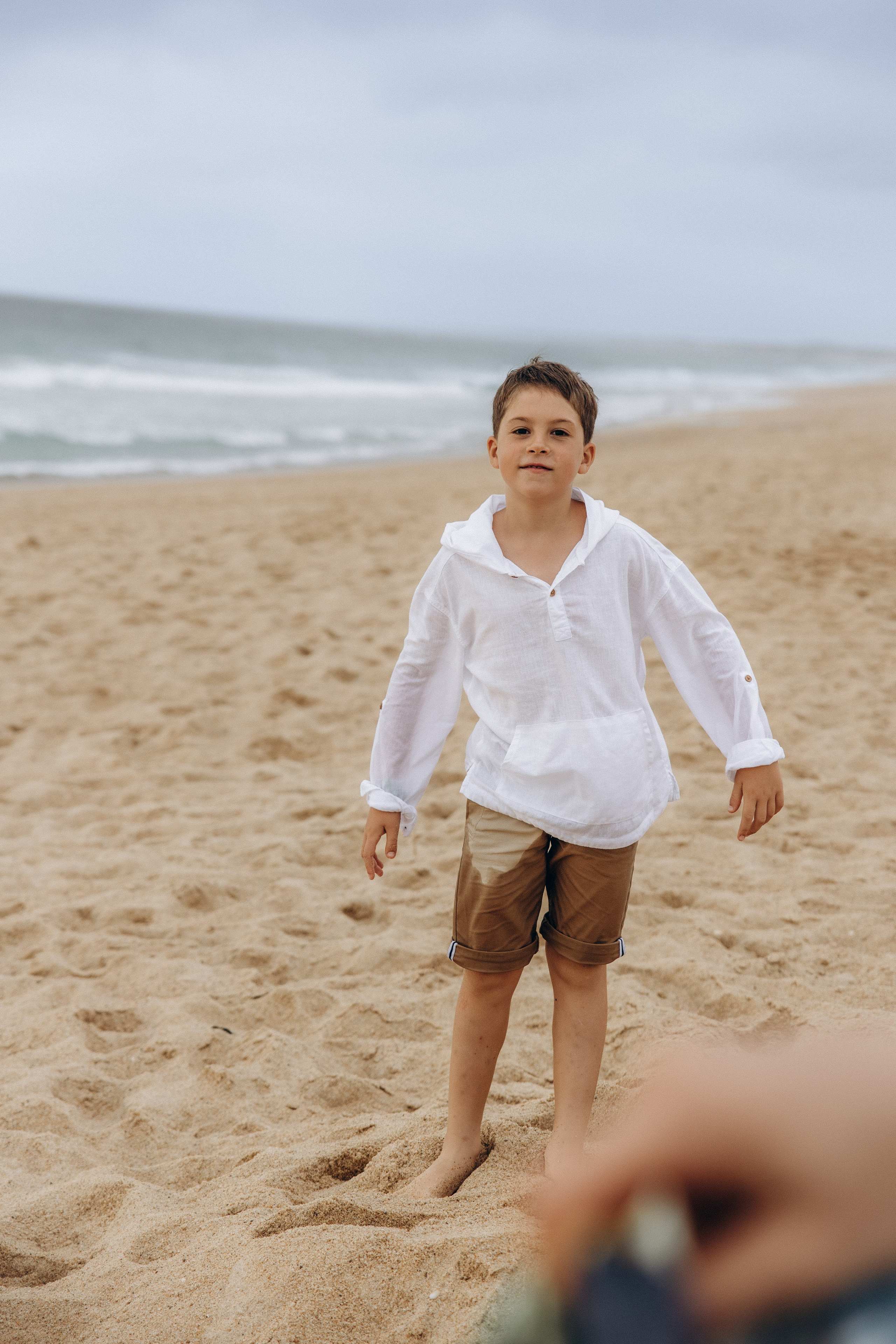 Family photoshoot by the ocean. Labenne Ocean Beach 2024. Eugenie Smirnova — wedding, corporate and lifestyle photographer in Toulouse and Southwest France