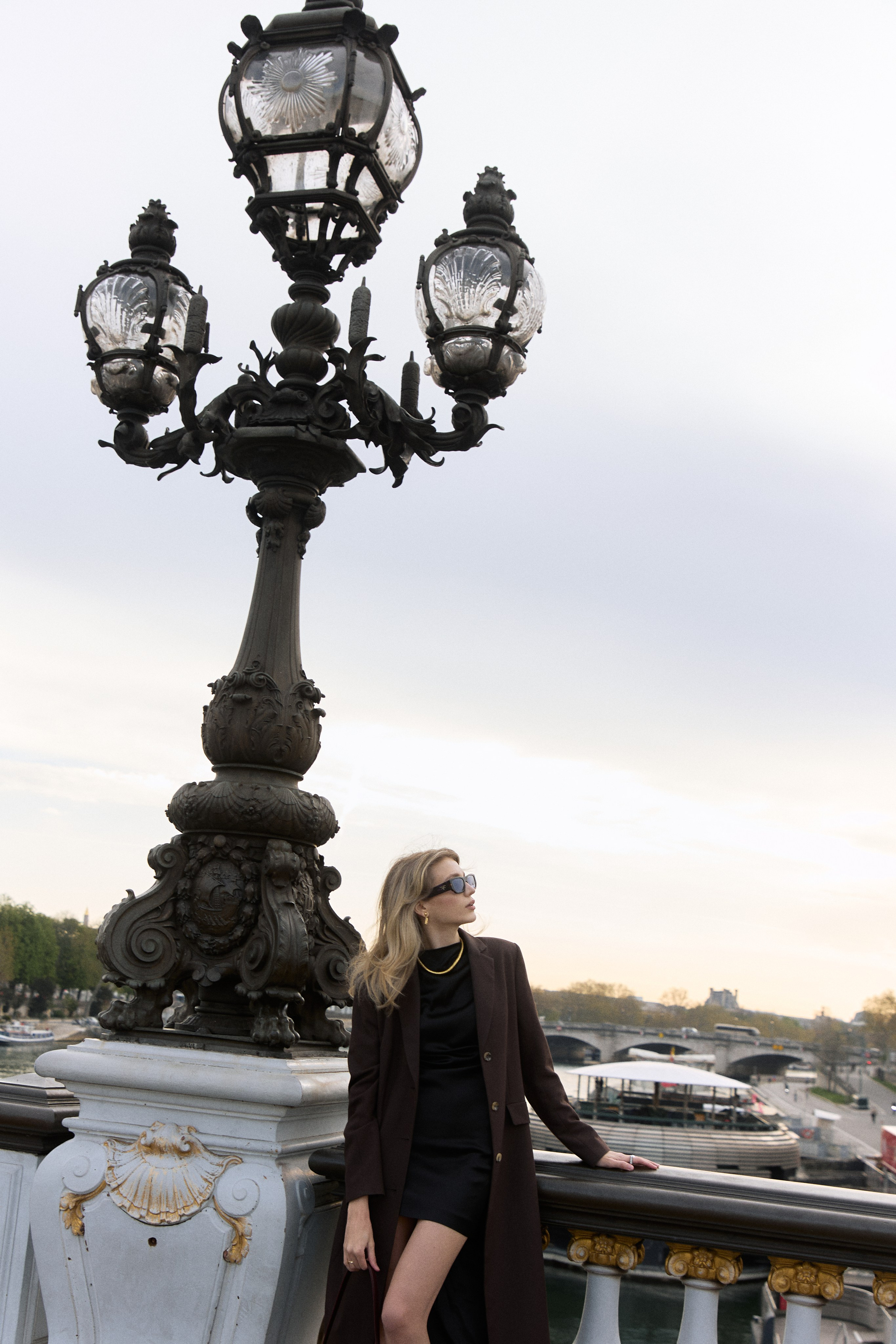 Victoria. Photographer in Paris