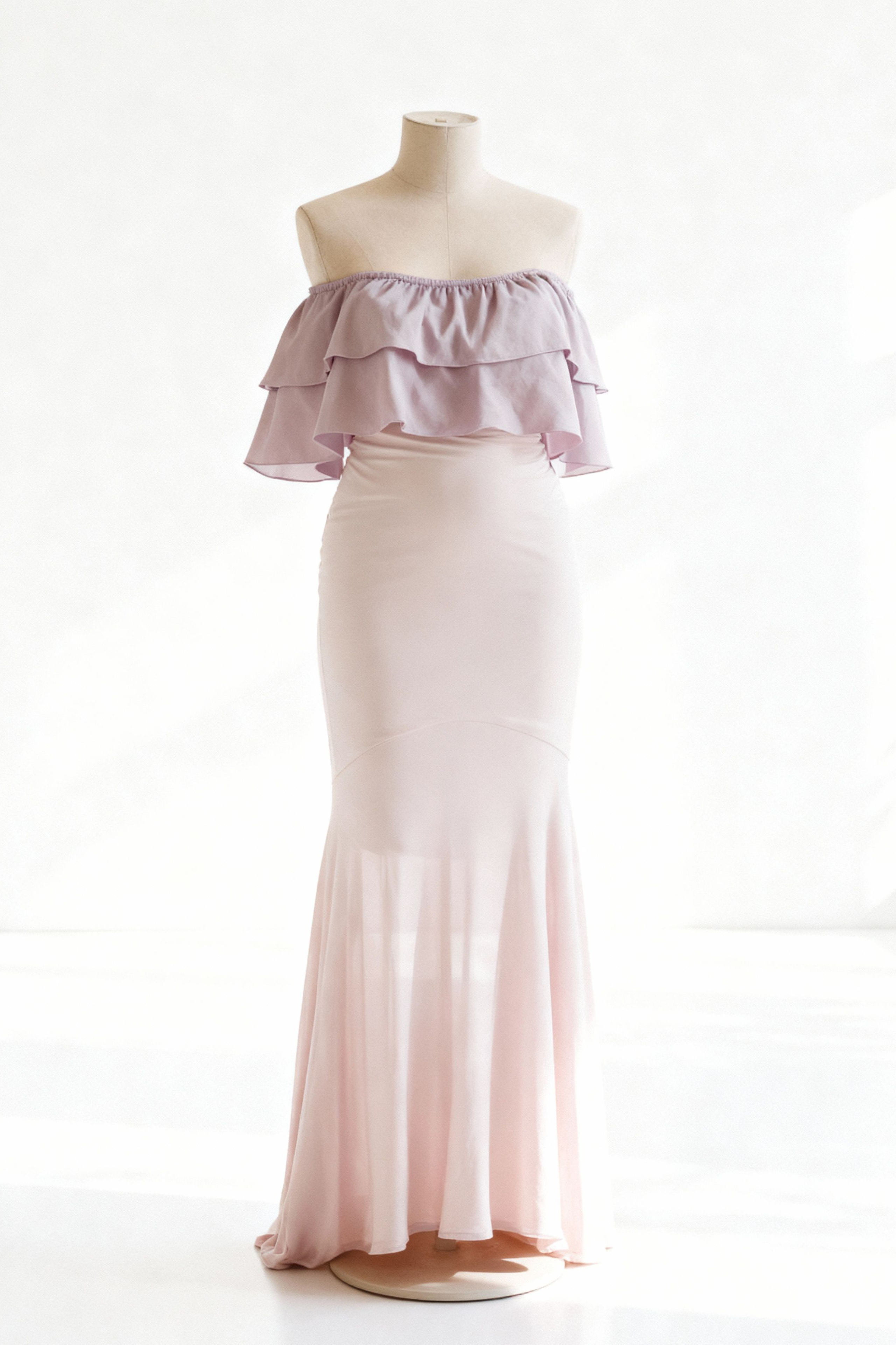 Maternity Wardrobe — Dresses Included for Your Session. Family & Maternity Photographer in Dresden Tatiana Mudryak