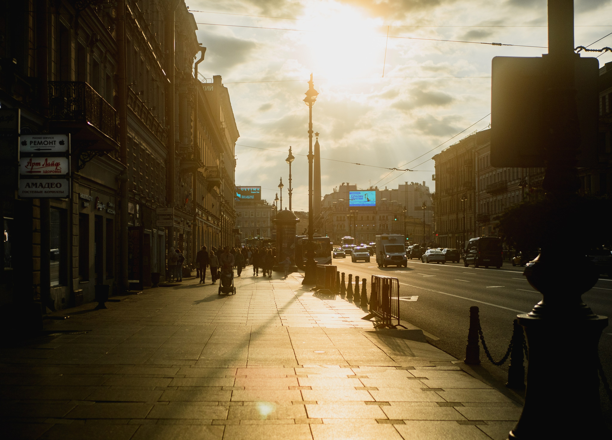 Saint-Petersbourg. Photographe sur Cote d’Azur. Portraits de familles, couples, enfants, événements