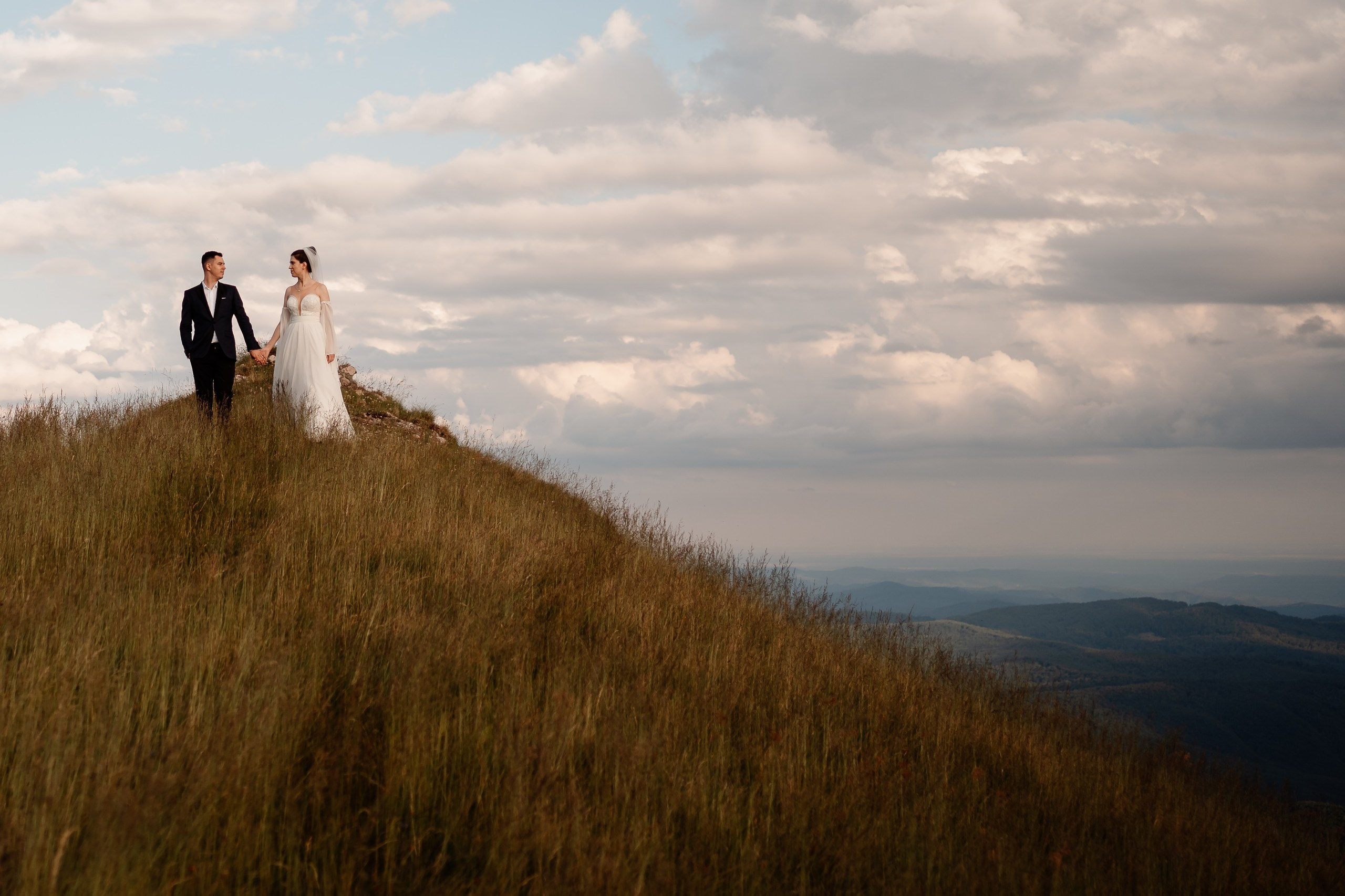 Trash the Dress la Lacul Bolboci  | Mihai Popa Fotograf. Fotograf Nuntă & Botez București - Mihai Popa | Dincolo de oameni, imortalizez emoții!