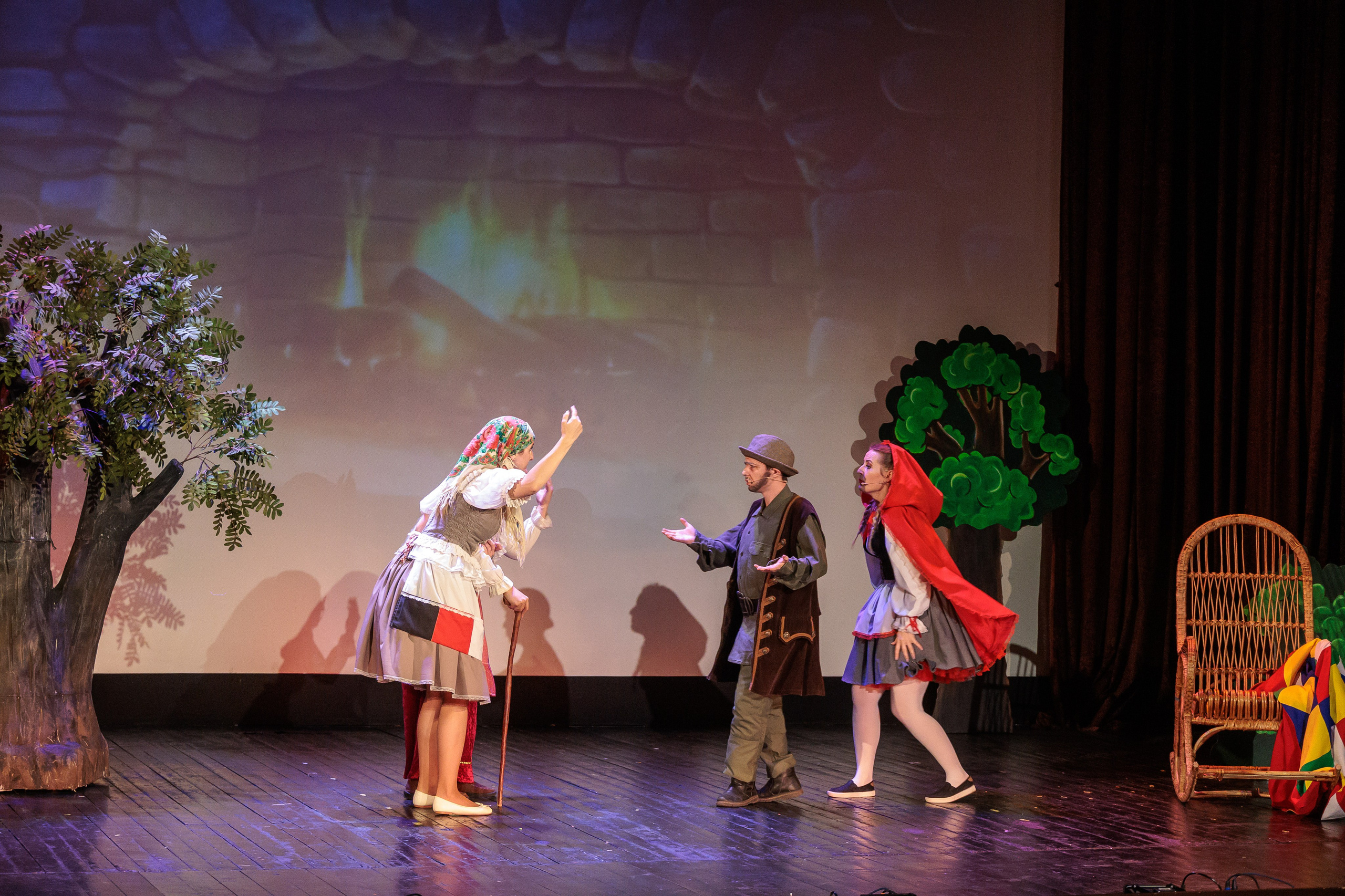 Povestea Scufita Rosie. Clounella. ✔️ Servicii foto si video in Chisinau Moldova - Cinematic.md