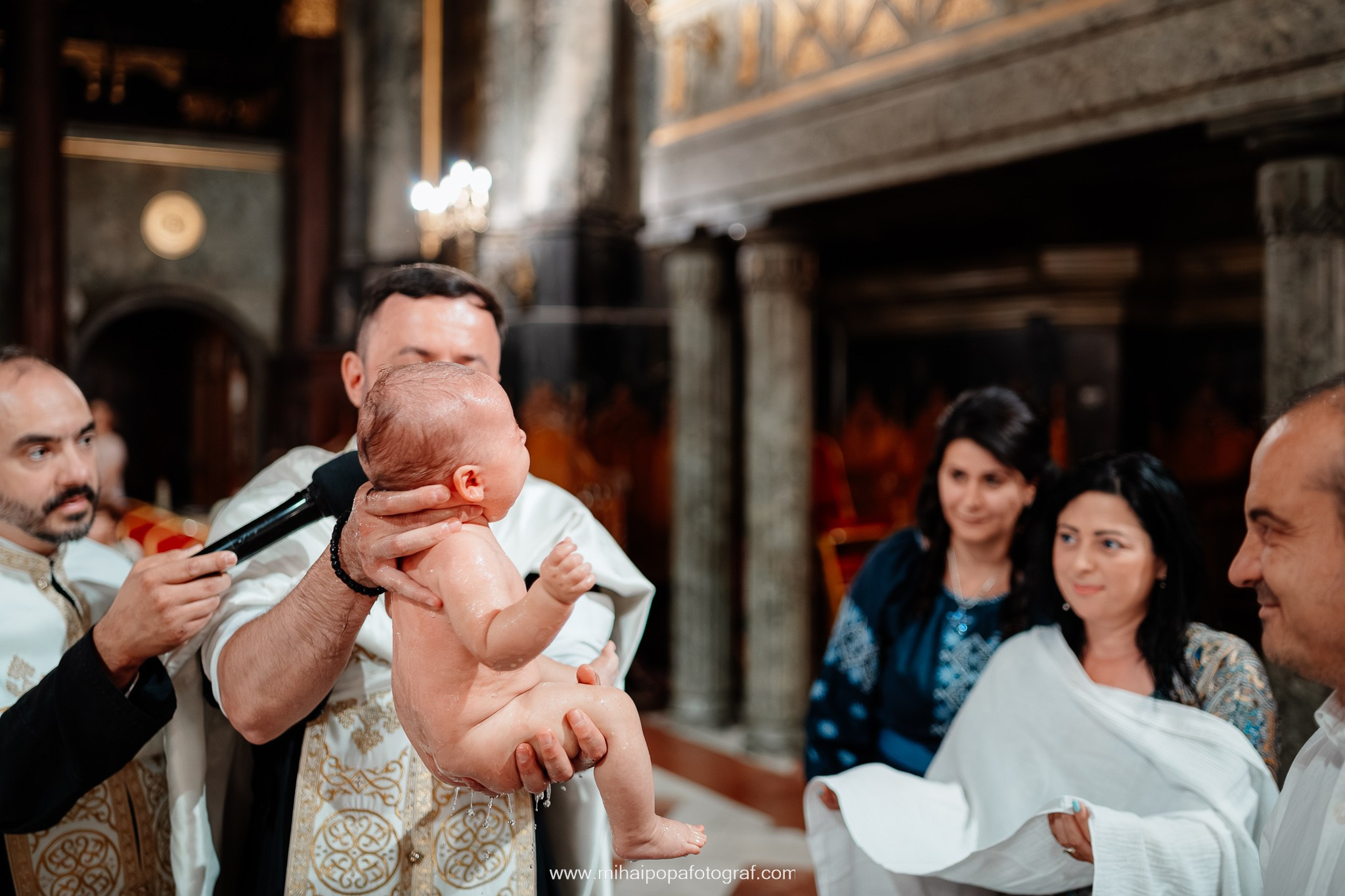 Fotograf de Botez în Bucuresti- Mihai Popa Fotograf. Fotograf Nuntă & Botez București - Mihai Popa | Dincolo de oameni, imortalizez emoții!