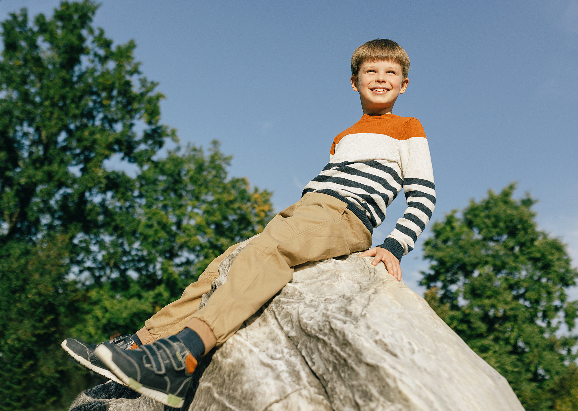 Виолетта и Георгий с детьми в парке. Rodinný a svatební fotograf v Praze