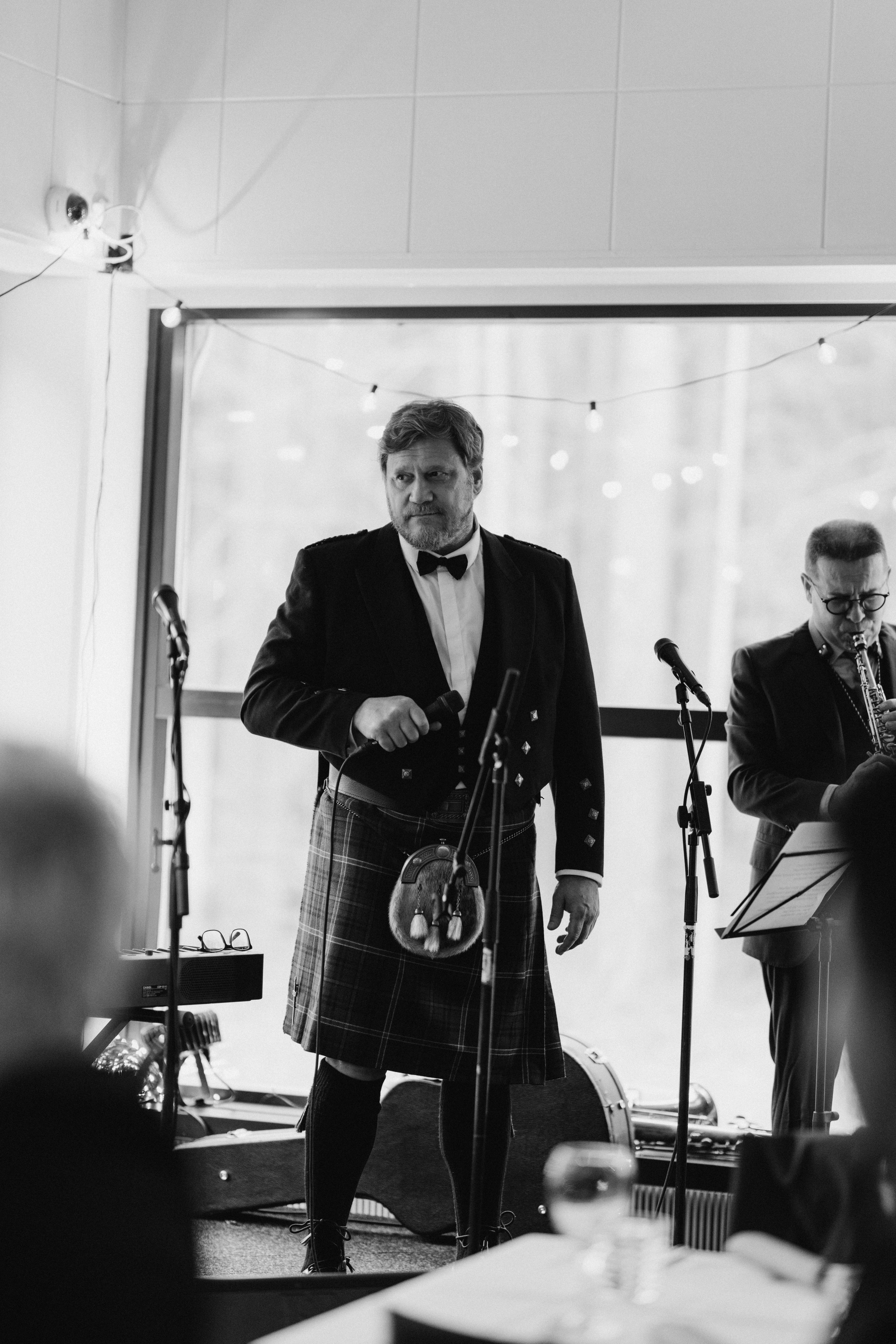 Venla & Kerr. Wedding and portrait photographer in Helsinki Vickan O